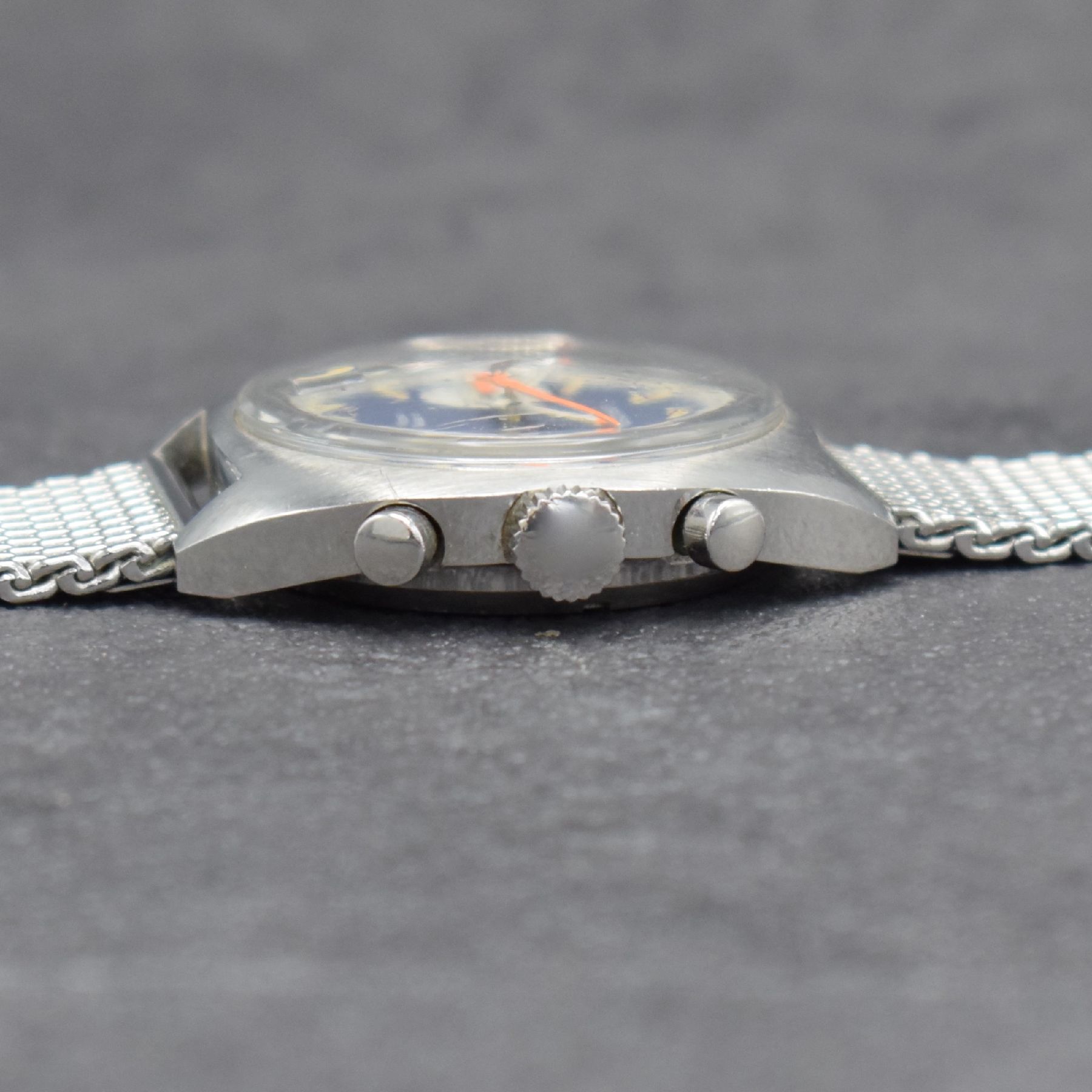 Detail c: ORIOSA Herrenarmbanduhr mit Chronograph, Schweiz um 1970, Handaufzug, massives Edelstahlgeh., Boden verschr., neutr. Stahlband, blaues Zifferbl. m. ...