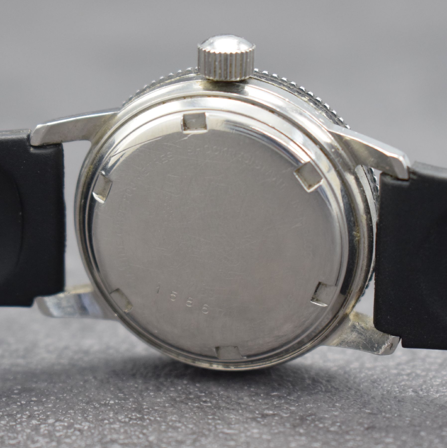 Detail d: Konvolut: 2 Armbanduhren, Schweiz um 1943 & 1965, 1 x BUTEX /BWC im Taucherdesign, Ref. 713008, Automatik, Edelstahlgeh. inkl. neutr. Kautschukband, ...