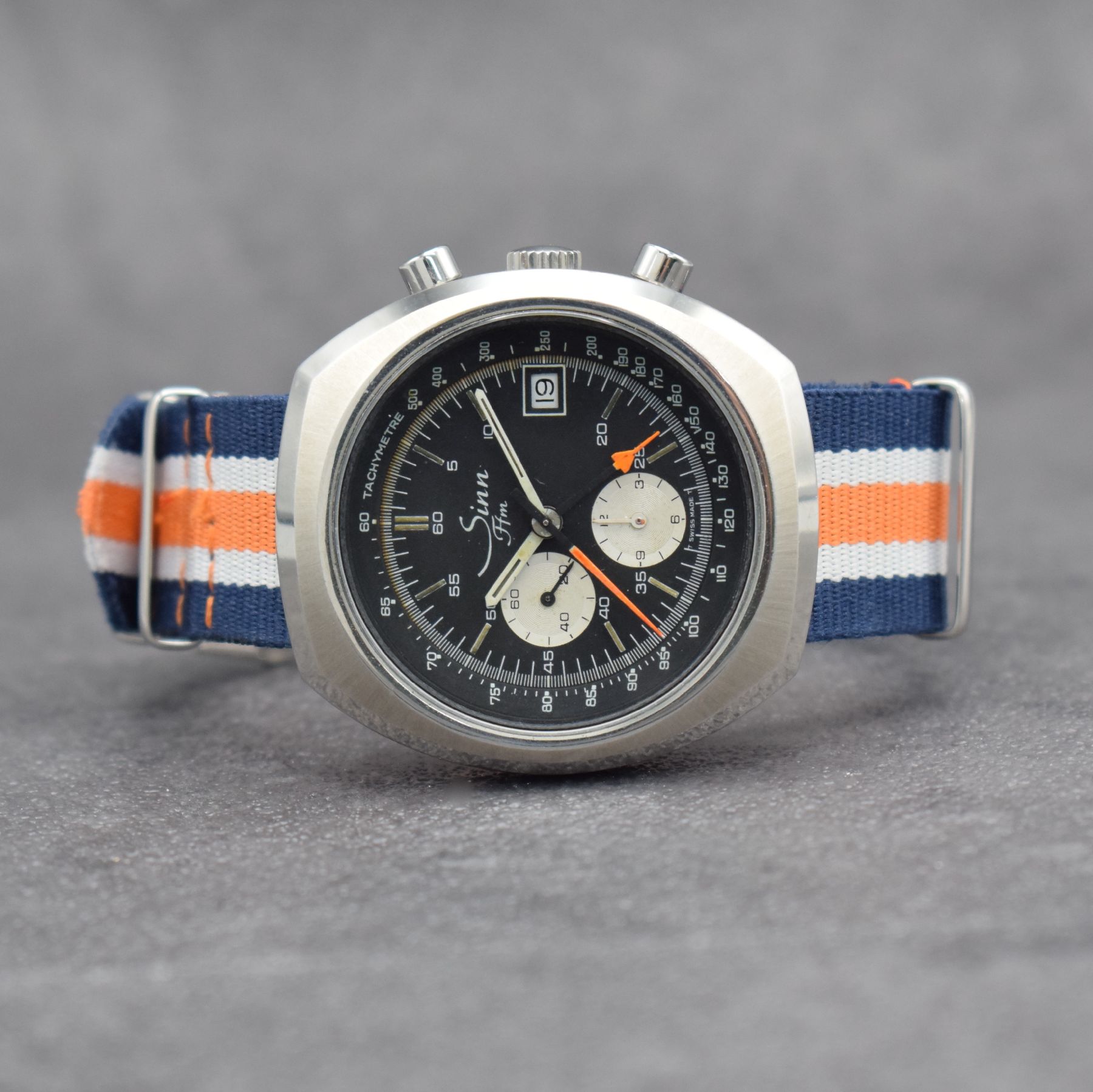 SINN seltene Herrenarmbanduhr mit Chronograph Kaliber Lemania 1340, Schweiz um 1972, Automatik, massives Edelstahlgeh., Boden geschr., schwarzes ...