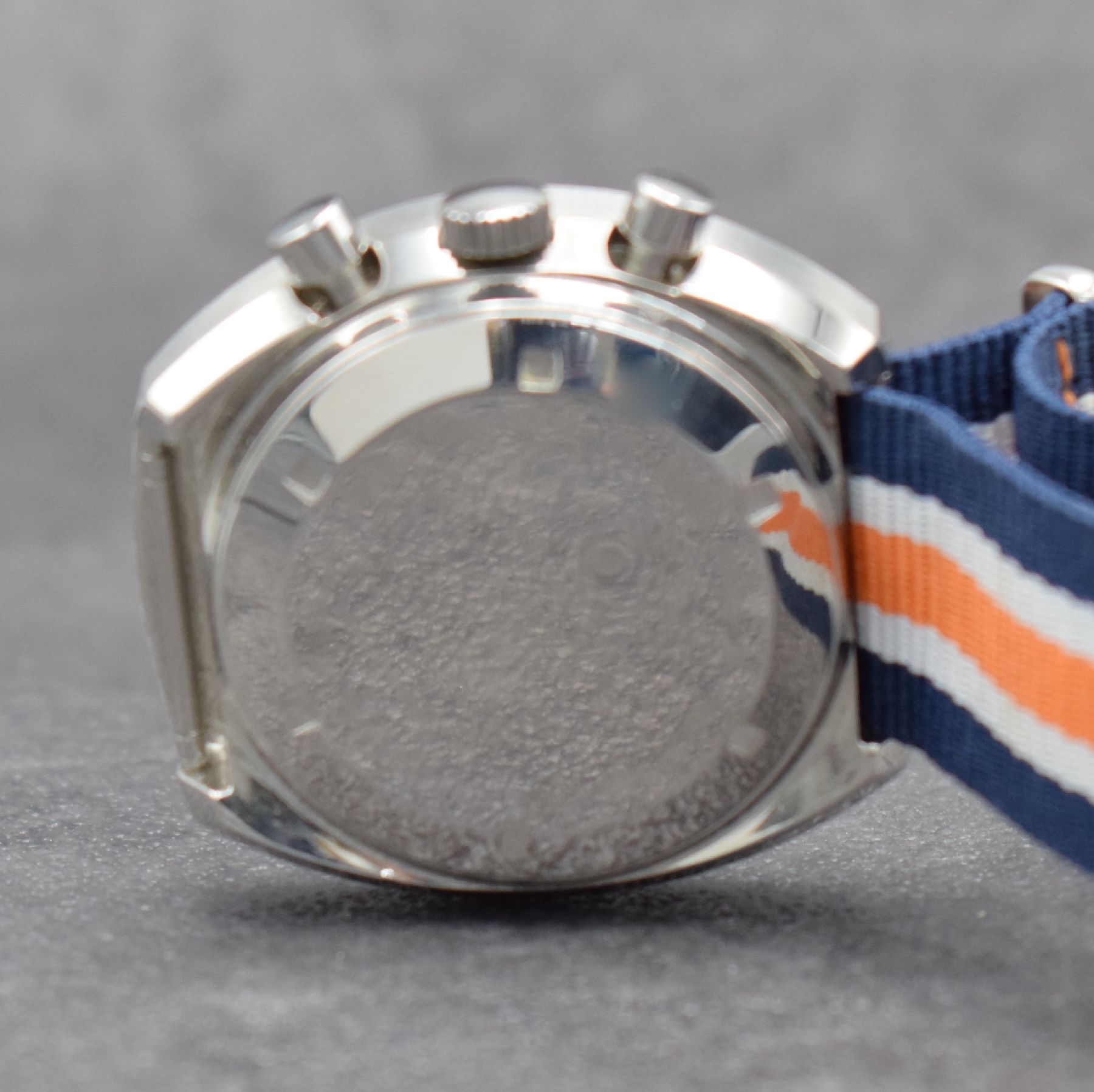Detail f: SINN seltene Herrenarmbanduhr mit Chronograph Kaliber Lemania 1340, Schweiz um 1972, Automatik, massives Edelstahlgeh., Boden geschr., schwarzes ...