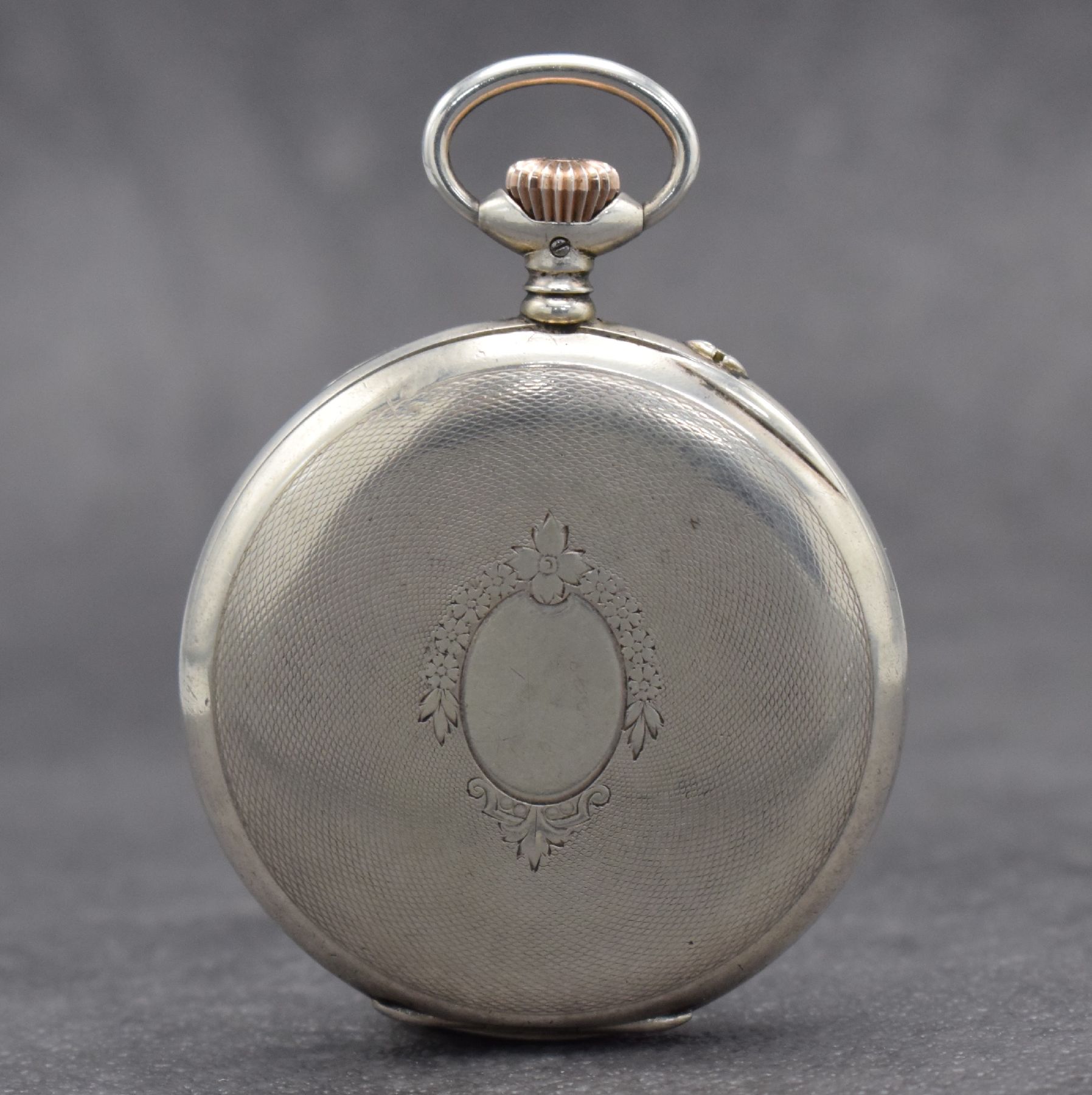 Detail b: IWC offene Taschenuhr in Silber, Schweiz um 1900, original Geh. später, Emailzifferbl. m. arab. Zahlen, gold. Zeiger, verg. Werk mit Widmung Kal. ...