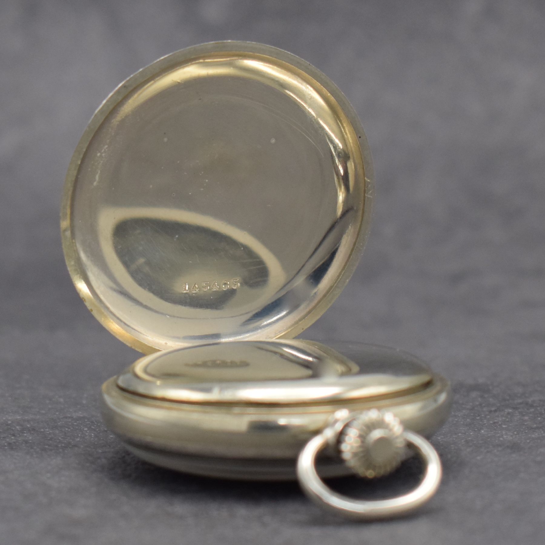 Detail c: GUINAND offene Taschenuhr mit Chronograph, Schweiz um 1920, Nickel-Gehäuse, Rückseite mit Monogramm, Emailzifferbl. m. arab. Zahlen, gebl. Zeiger, ...