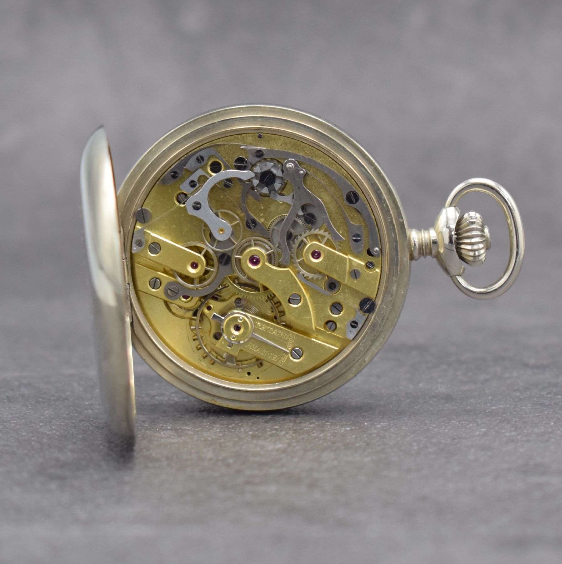 Detail d: GUINAND offene Taschenuhr mit Chronograph, Schweiz um 1920, Nickel-Gehäuse, Rückseite mit Monogramm, Emailzifferbl. m. arab. Zahlen, gebl. Zeiger, ...