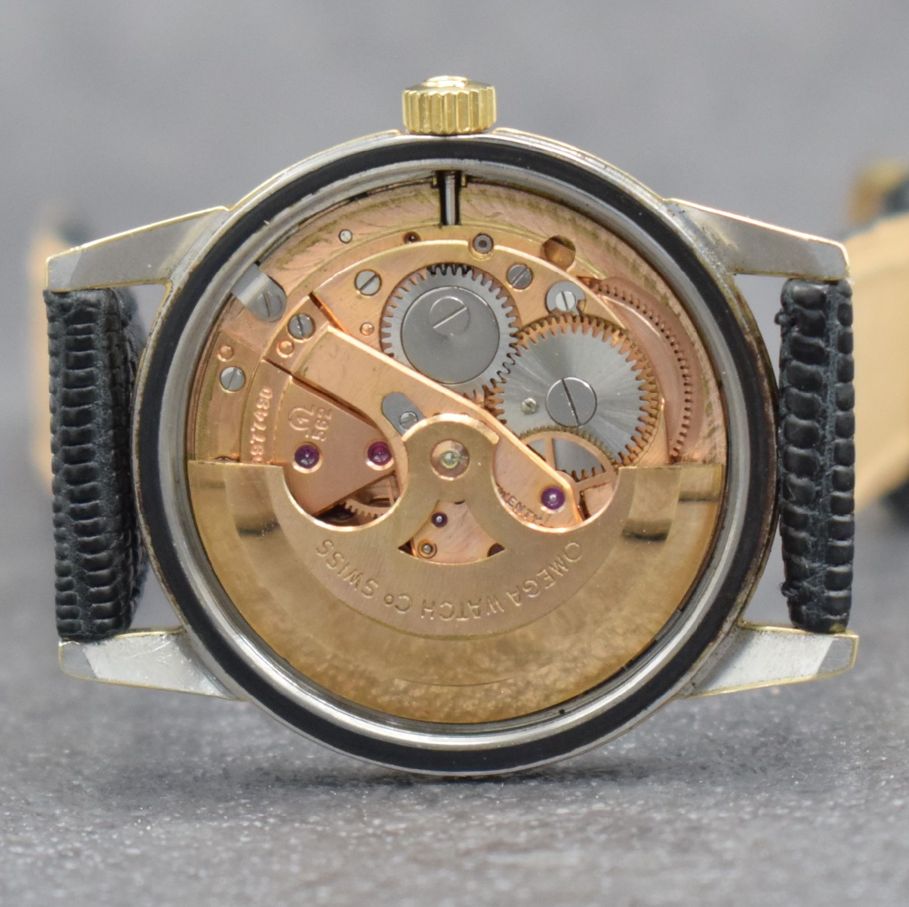 Detail g: OMEGA Seamaster Herrenarmbanduhr, Schweiz um 1964, Automatik, Ref. 14760-61 SC, Edelstahl-geh. m. Goldkappe, Boden m. entspr. Symbolik verschr., ...