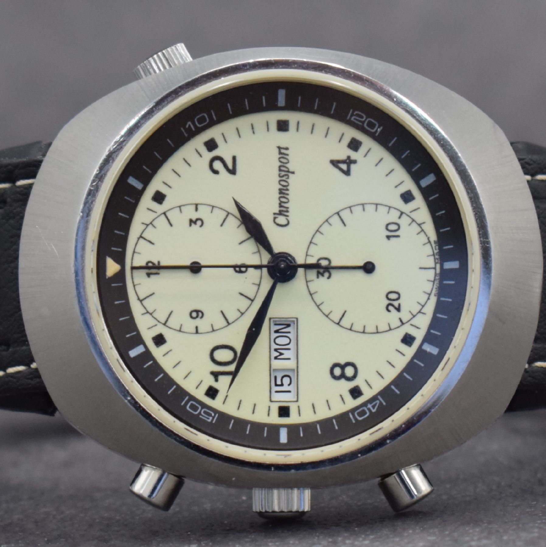Detail a: CHRONOSPORT seltener Armbandchronograph Nr. 100 mit Bodengravur von Helmut Sinn, Automatik, Schweiz um 2004, Ref. 70.50 LL, Edelstahlgeh. inkl. Sinn ...