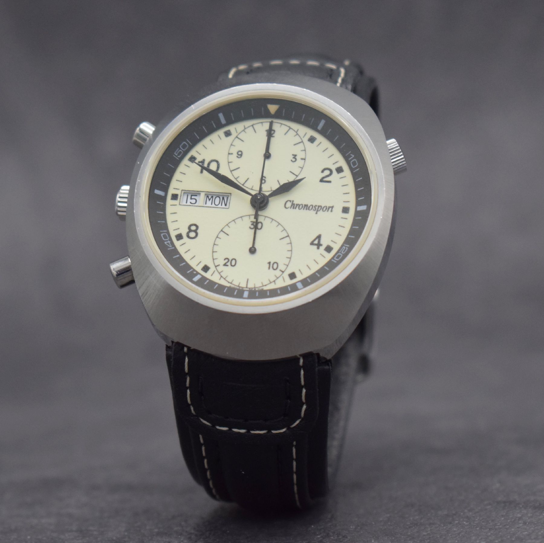 Detail b: CHRONOSPORT seltener Armbandchronograph Nr. 100 mit Bodengravur von Helmut Sinn, Automatik, Schweiz um 2004, Ref. 70.50 LL, Edelstahlgeh. inkl. Sinn ...