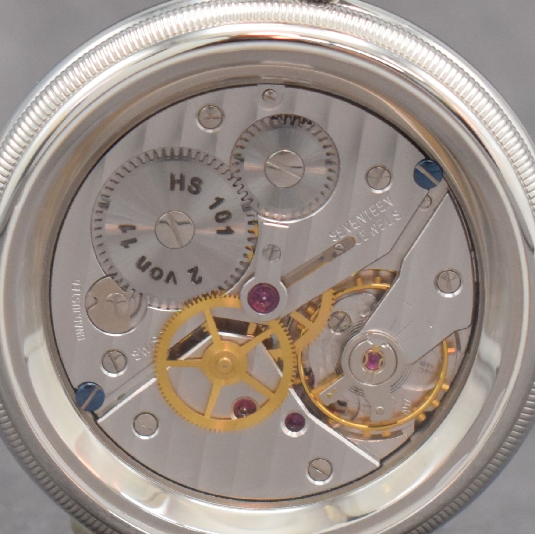 Detail c: GUINAND seltene, auf 11 Stück limitierte, offene Taschenuhr HS 101, Schweiz um 2017, hergestellt zum 101 Geburtstag von Helmut Sinn, 3-teil. Geh., ...