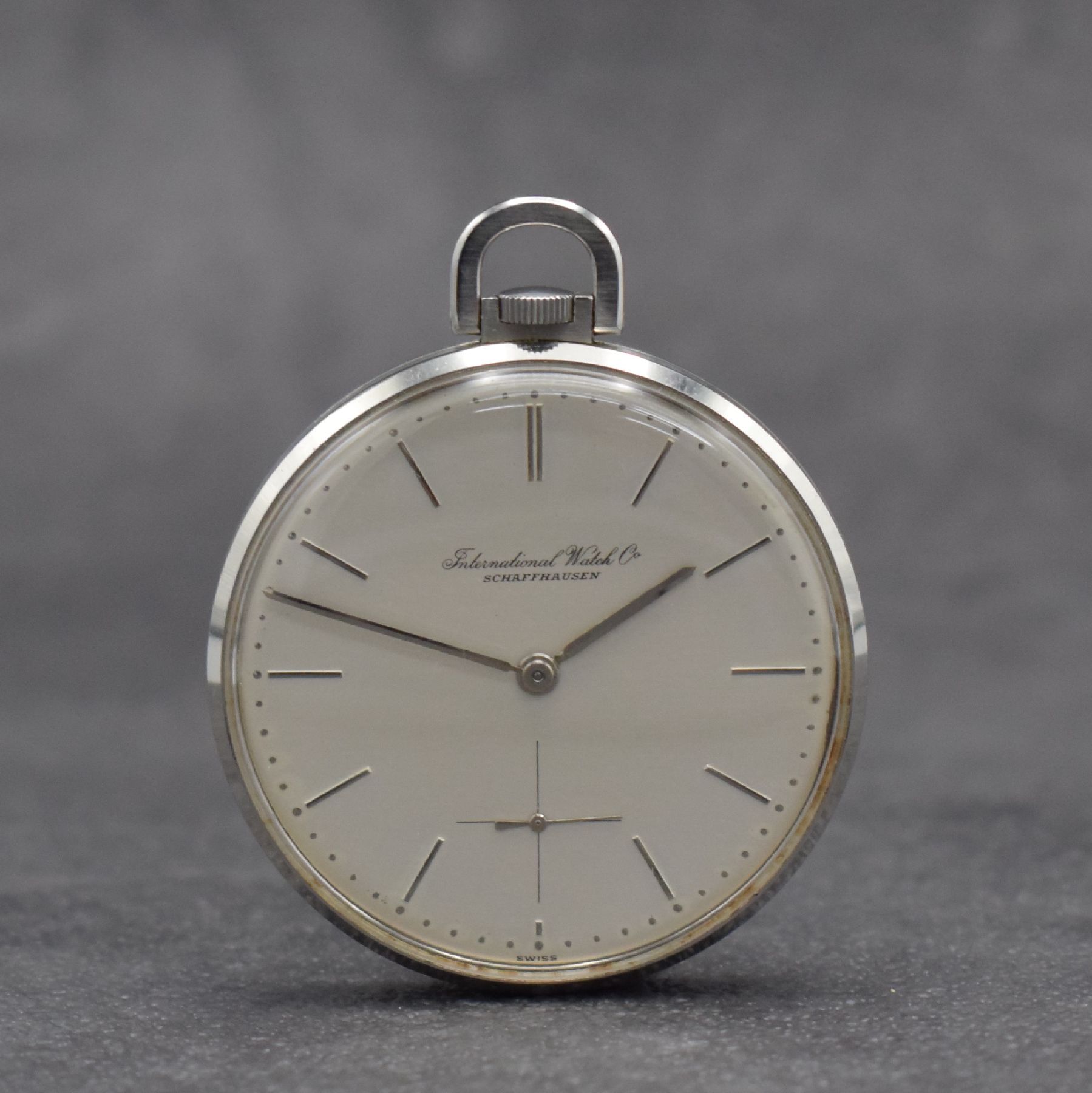 IWC Kal. 97 beidseitig verglaste Taschenuhr, Schweiz um 1964, Werkverglasung später, Boden & Glasrand aufgedr., silb. Zifferbl. m. aufges. ...