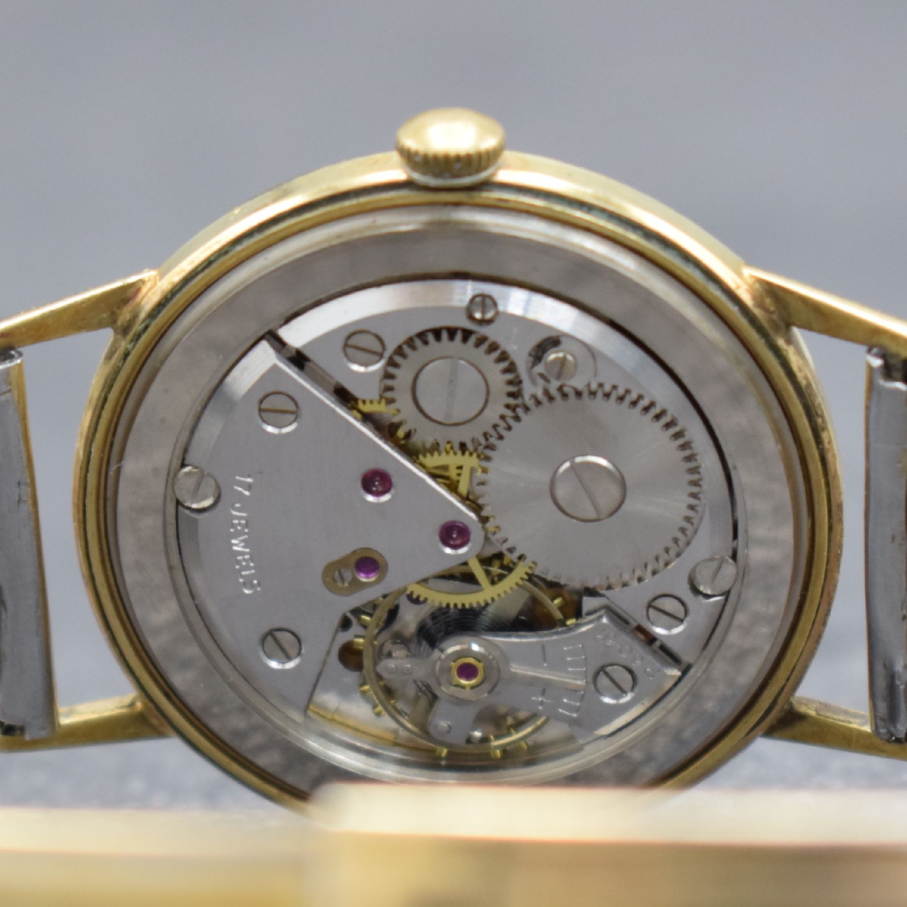 Detail h: 2 Herrenarmbanduhren in GG 585/000, Deutschland um 1950-1960, 1) DUCADO, Automatik, Boden aufgedr., silb. Zifferbl., Datum, Kal. PUW 1261, 25 St., D. ...