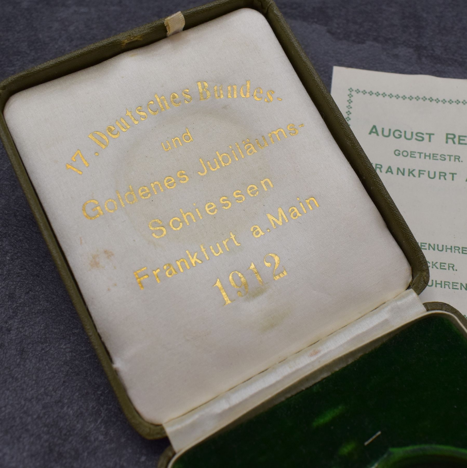 Detail m: IWC / Uhrenfabrik von J. Rauschenbach offene Schützenuhr in Silber mit original Etui & Garantieschein, Schweiz um 1912, beids. geprägtes Geh., auf ...