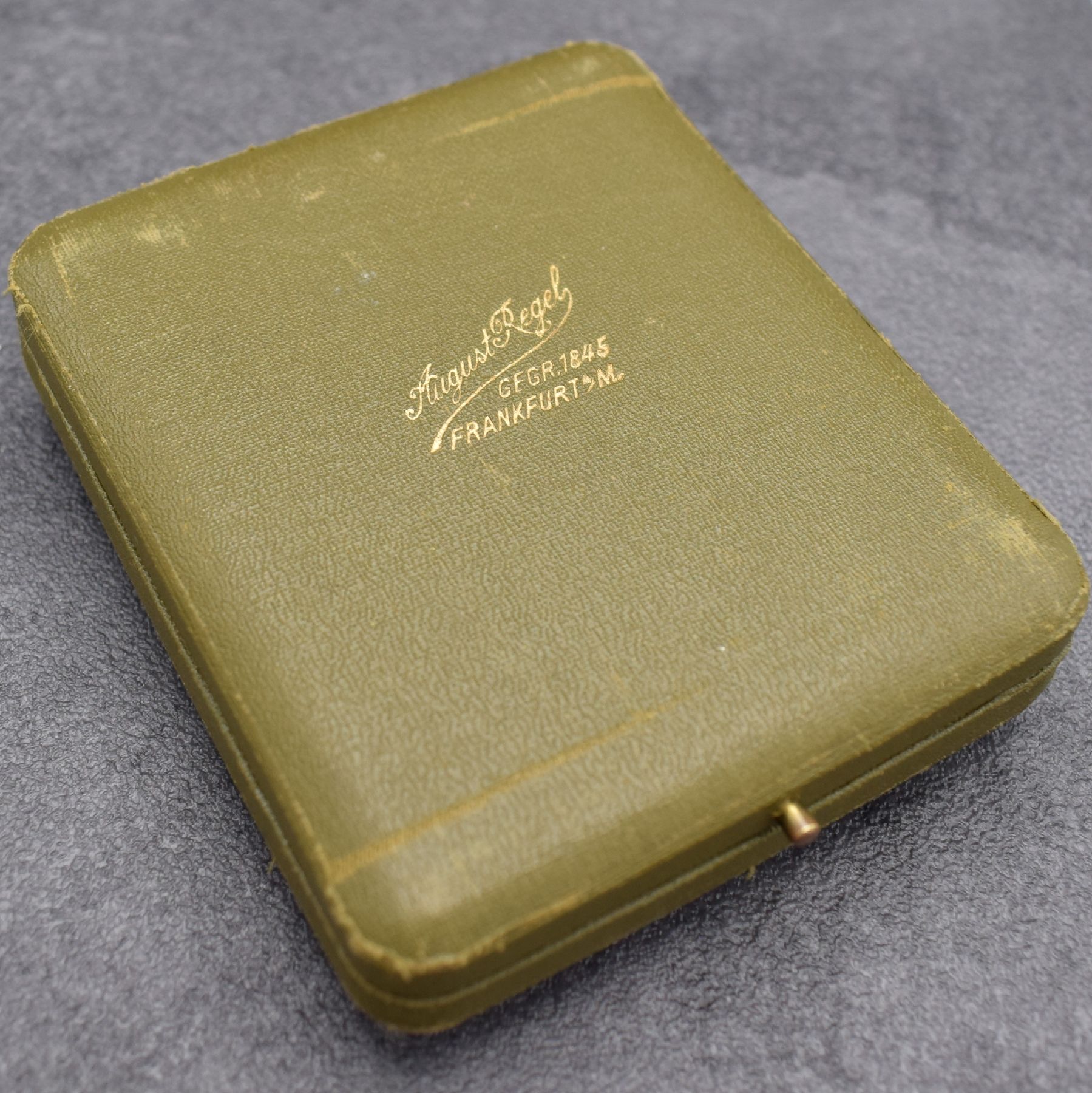 Detail p: IWC / Uhrenfabrik von J. Rauschenbach offene Schützenuhr in Silber mit original Etui & Garantieschein, Schweiz um 1912, beids. geprägtes Geh., auf ...