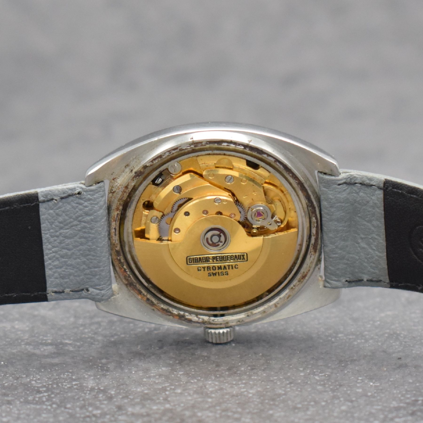 Detail f: 3 Herrenarmbanduhren BULOVA, GIRARD PERREGAUX & JAZ, Schweiz/Frankreich um 1970, 1) in Edelstahl, Accutron m. Stimmgabelschwinger, Kal. 2181, blaues ...