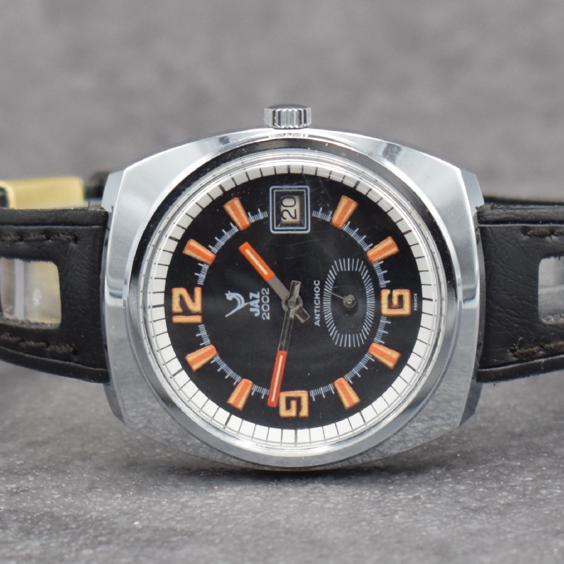 Detail h: 3 Herrenarmbanduhren BULOVA, GIRARD PERREGAUX & JAZ, Schweiz/Frankreich um 1970, 1) in Edelstahl, Accutron m. Stimmgabelschwinger, Kal. 2181, blaues ...