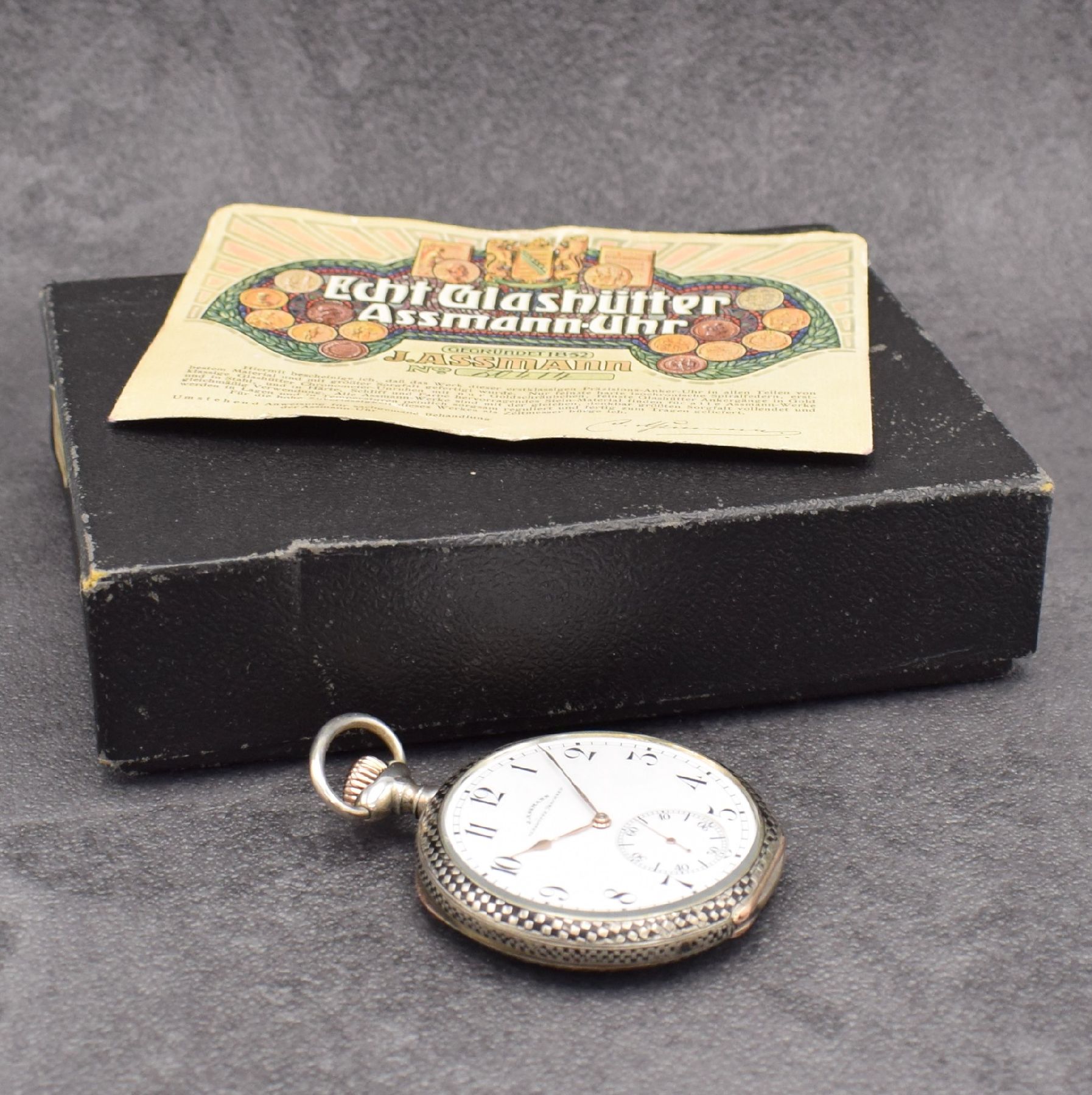 Detail o: J. ASSMANN Glashütte offene Herrentaschenuhr Nr. 20414 in 900er Silber mit original Zertifikat, Etui & Überkarton, Deutschland um 1918, Geh. ber., ...