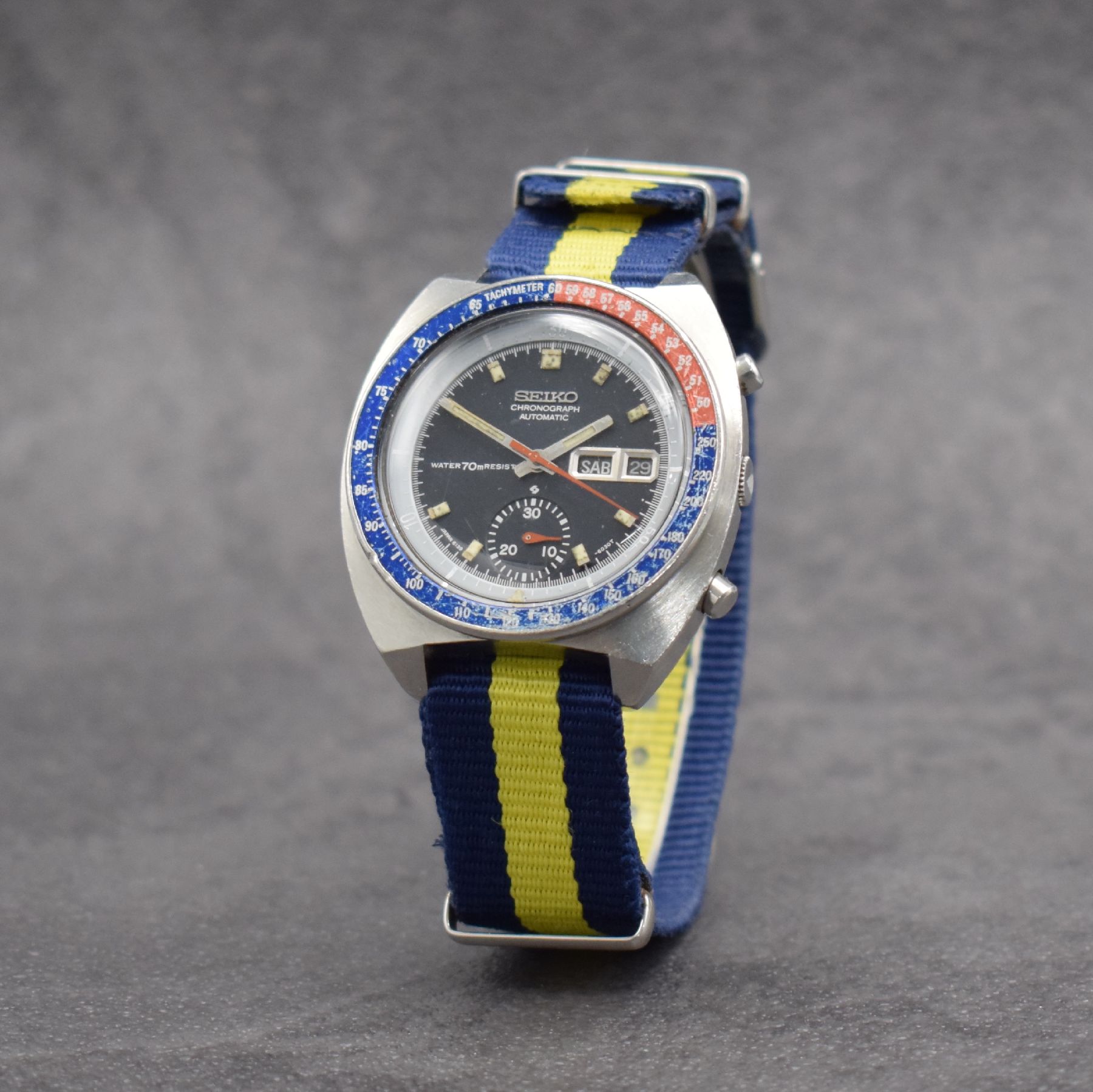 Detail b: SEIKO sog. POGUE Herrenarmbanduhr mit Schaltradchronograph Referenz 6139-6002, Japan um 1975, Automatik, massives Edelstahlgeh. m. geschr. Boden, ...