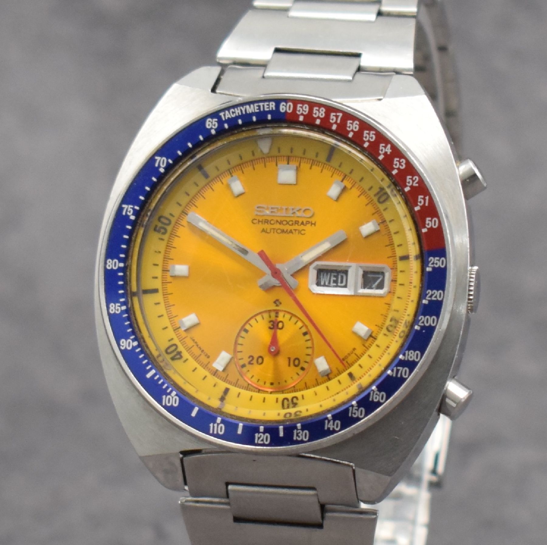 Detail c: SEIKO sog. POGUE Herrenarmbanduhr mit Schaltradchronograph Referenz 6139-6002, Japan um 1975, Automatik, massives Edelstahlgeh. m. geschr. Boden, ...