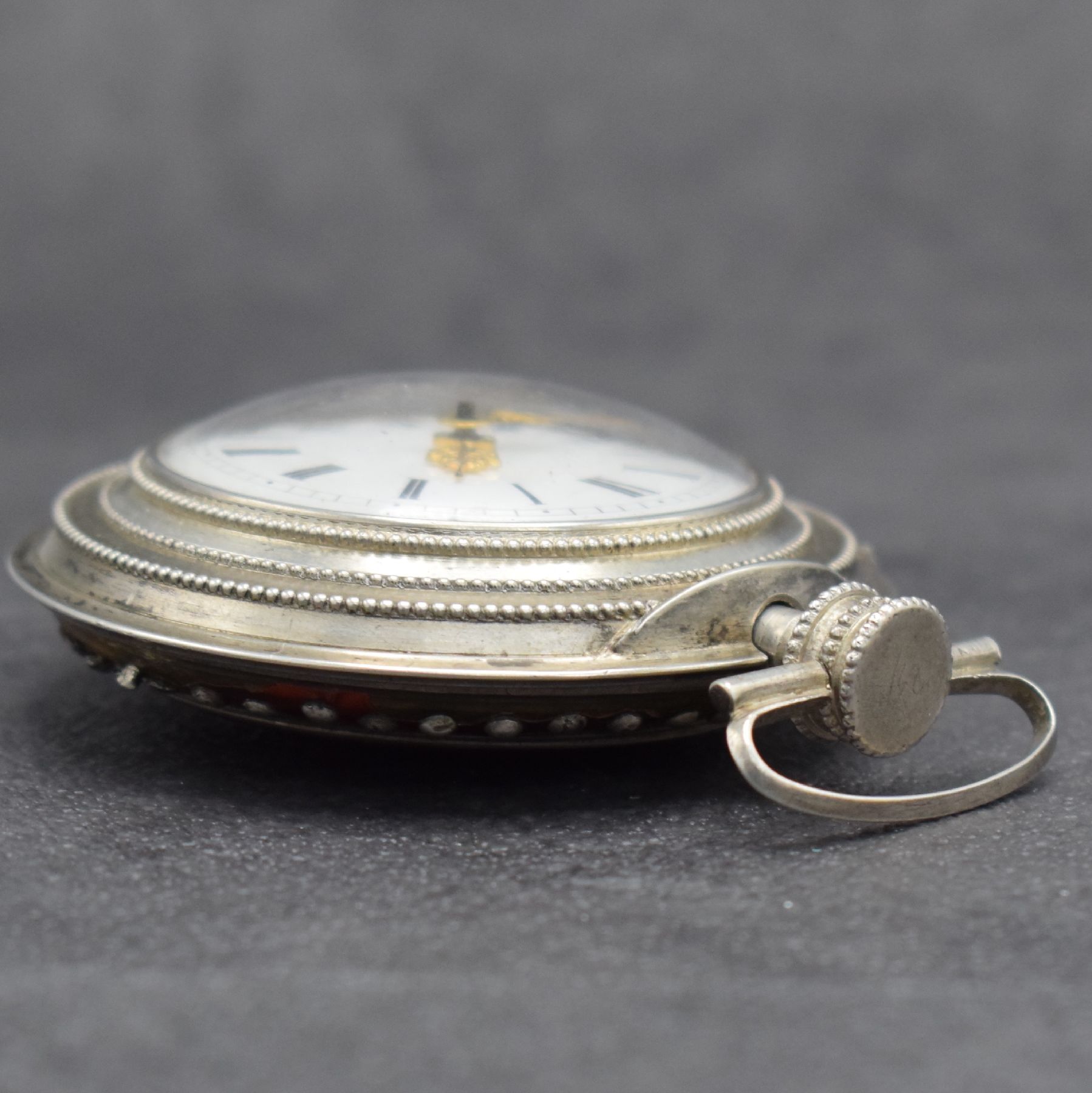 Detail d: Spindeltaschenuhr mit sign. Gehäuse "Müller Augsburg", Deutschland um 1800, doppeltes Silbergehäuse, rücks. m. Jesus Darstellung ...