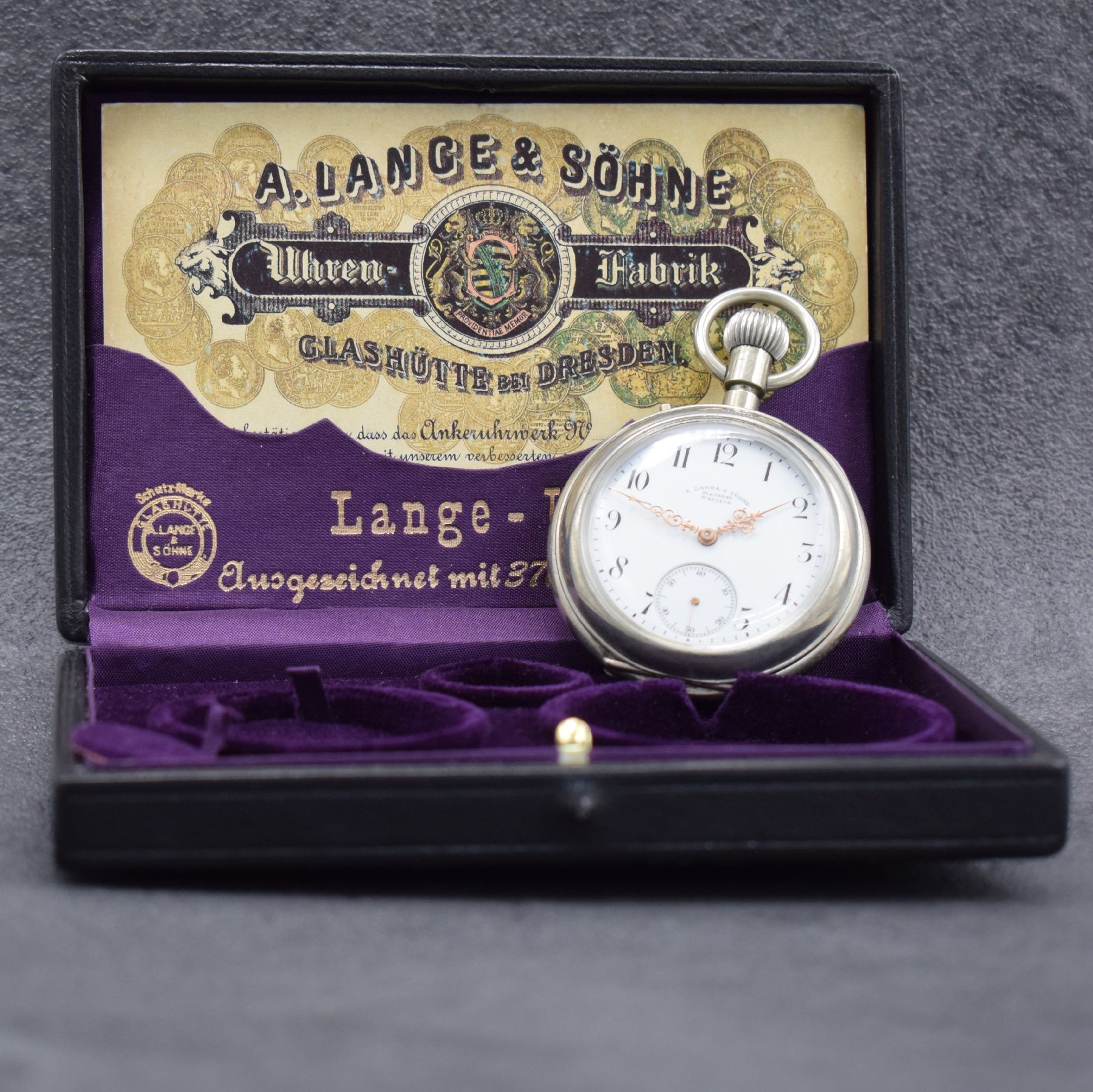 Detail g: A. LANGE & SÖHNE Deutsche Uhrenfabrikation Glashütte Taschenuhrwerk im neutralem Gehäuse, Deutschland um 1900, Nickelgehäuse später, ...