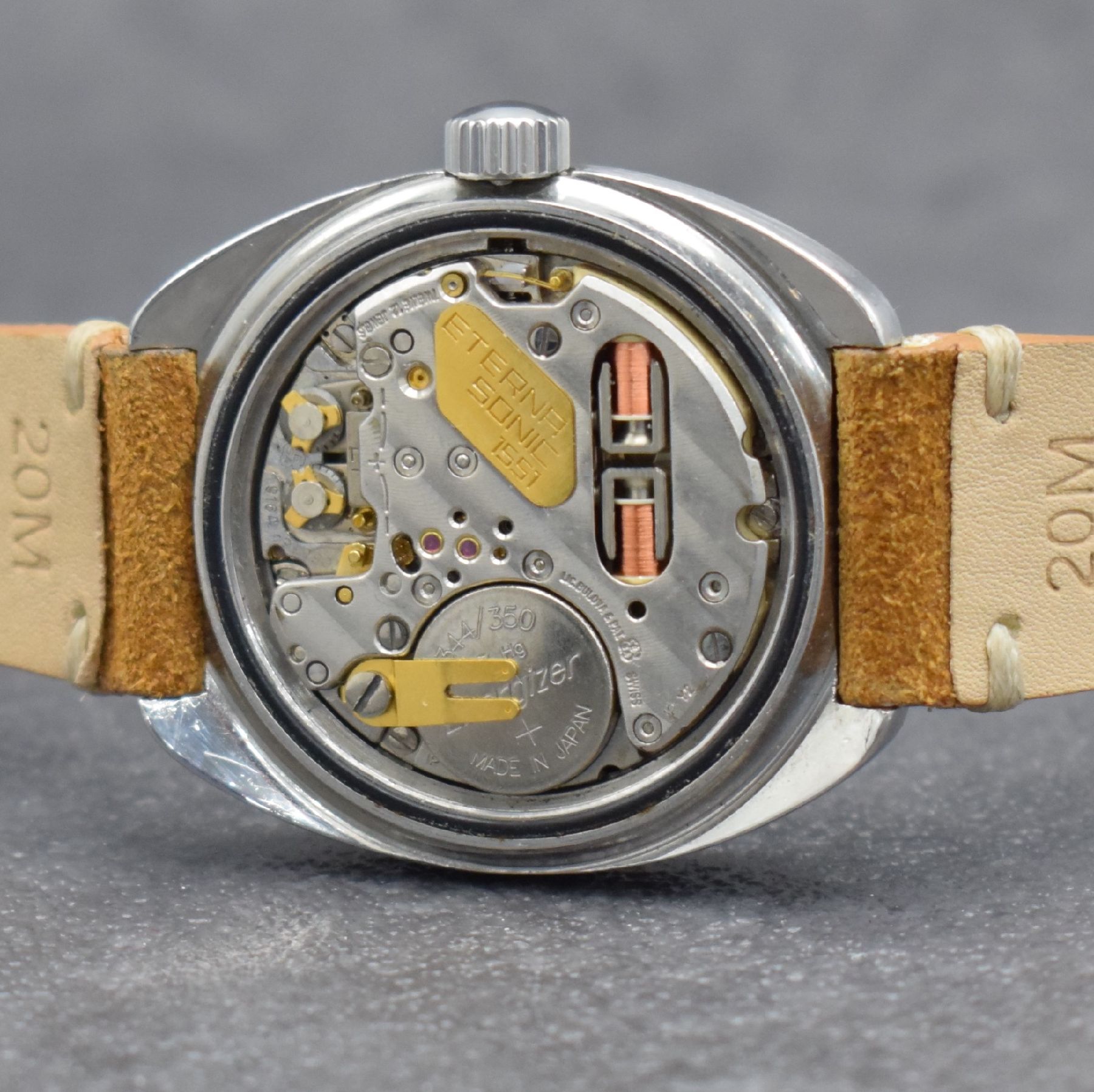 Detail f: ETERNA SONIC Kontiki SEVENDAY electronic Armbanduhr, Schweiz 1970er Jahre, Ref. 131FTT, massives Edelstahlgeh., Boden m. zentraler Goldplakette & ...