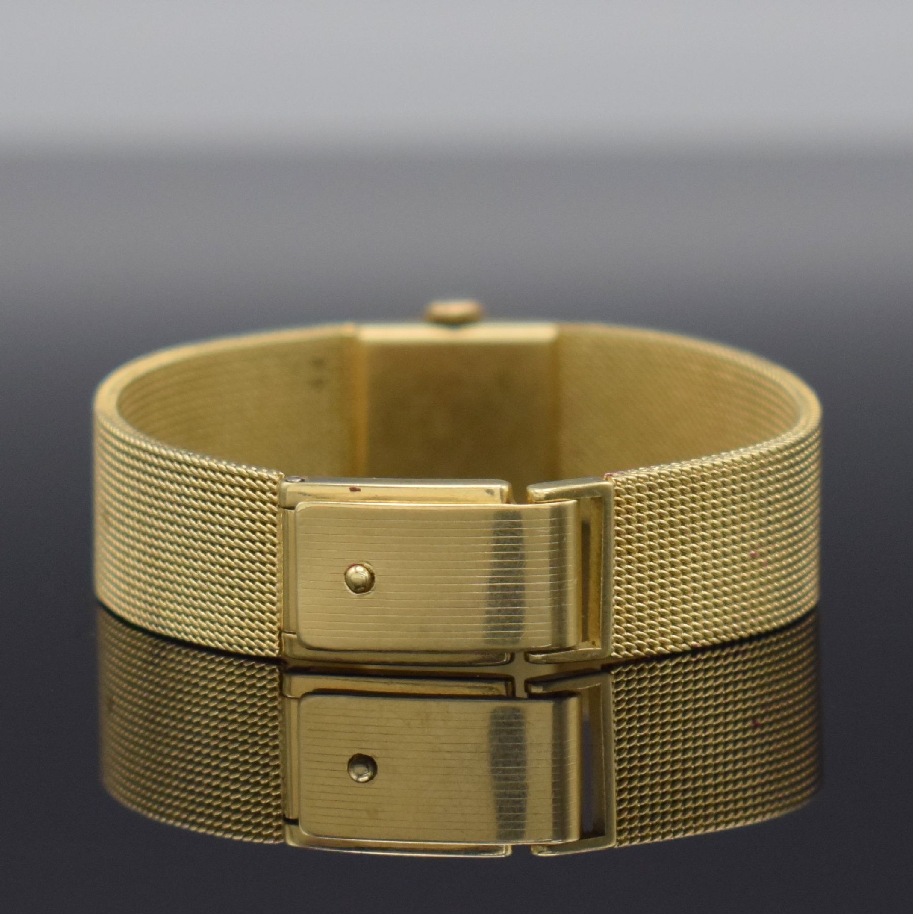 Detail d: BERGANA Damenarmbanduhr in GG 585/000, Handaufzug, Schweiz um 1960, Boden aufgedr., silb. Zifferbl. altersbed. fl., Werk rotverg., 21 St., ...