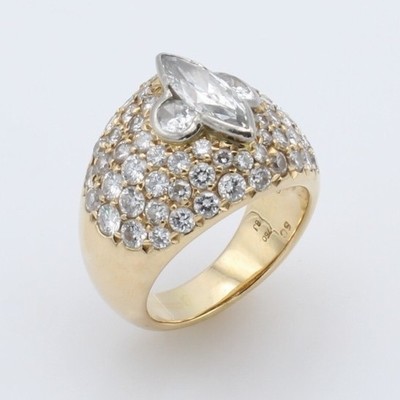 26202943a - Ring mit Brillanten und Diamanten, GG 750/ 000, Brill. zus. ca. 2.50 ct Weiß/vsi, ...