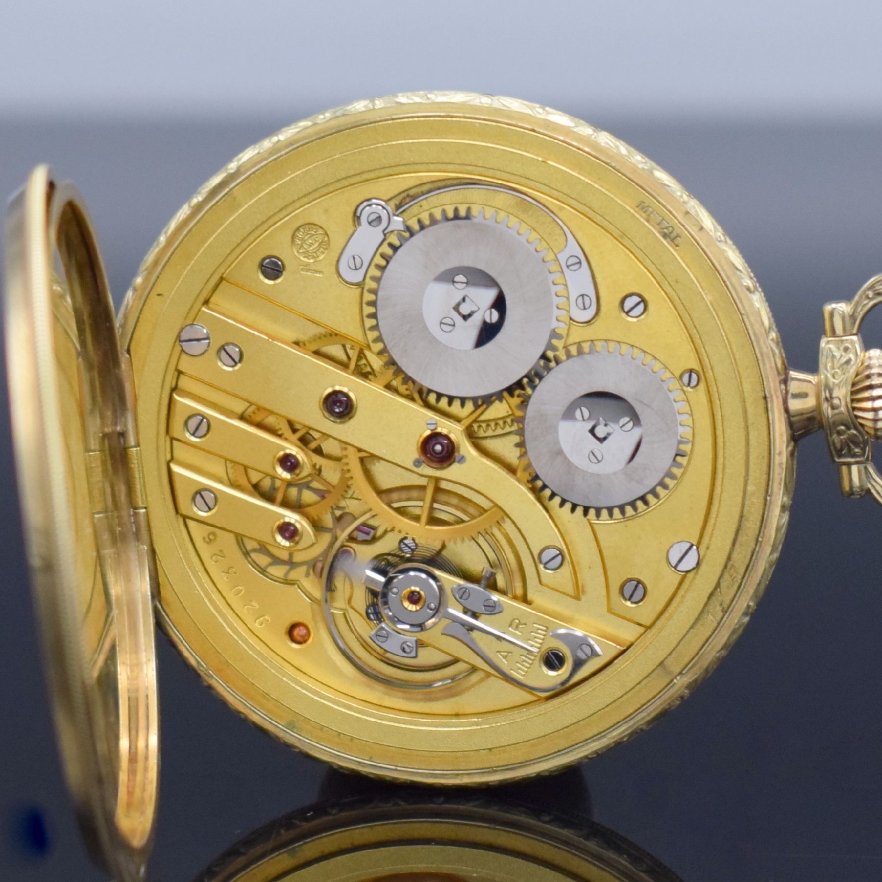 Detail f: IWC offene Taschenuhr Kaliber 73 in GG 585/000, Schweiz um 1930, Münzrand mittig floral grav., Metallcuvette, gold. Zifferbl. m. arab. Zahlen ...