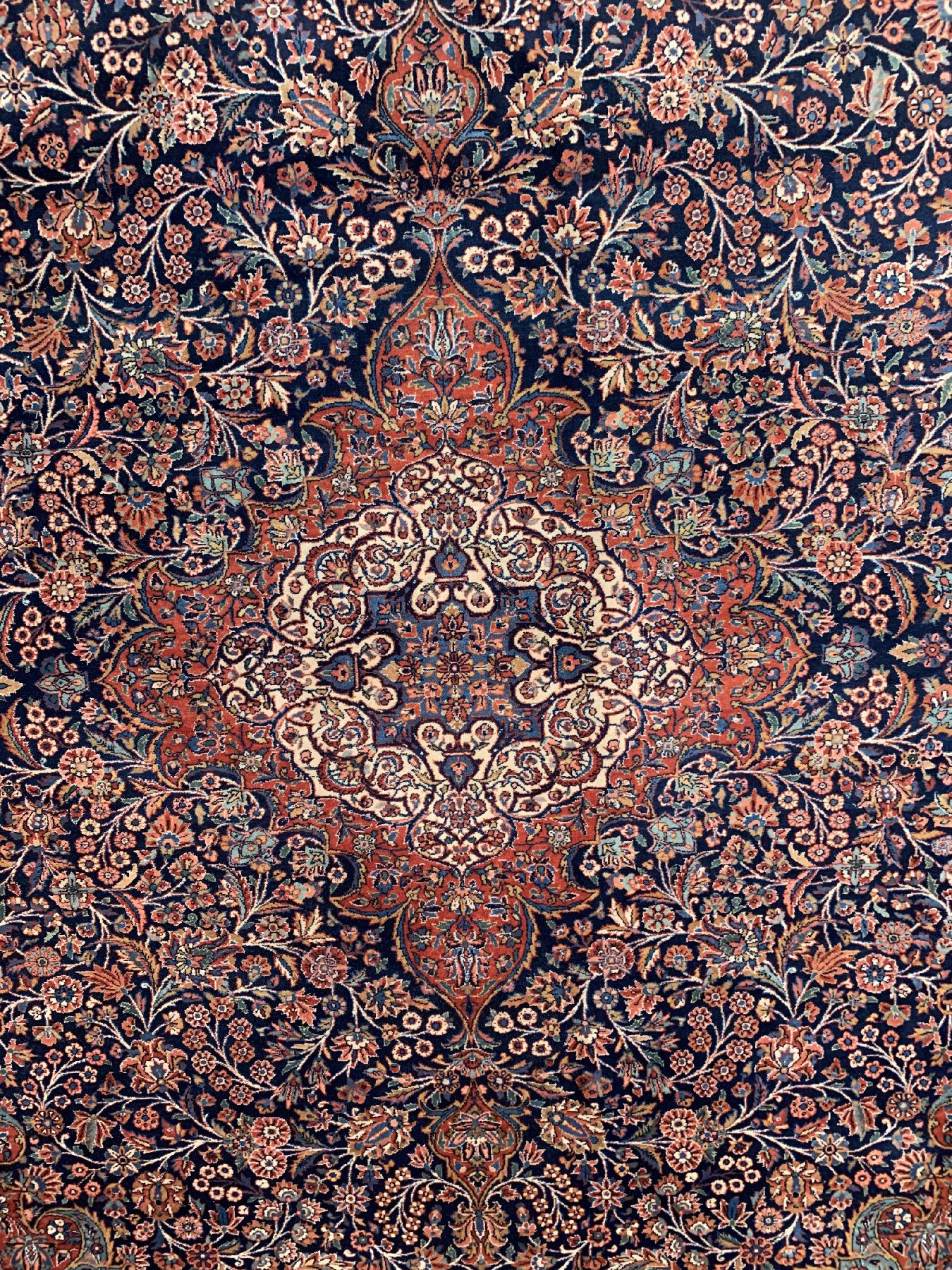 Detail a: Feiner Kork Keschan, Persien, um 1940, Korkwolle geknüpft auf Baumwolle, ca. 356 x 274 cm, EHZ: 2(guter Zustand)