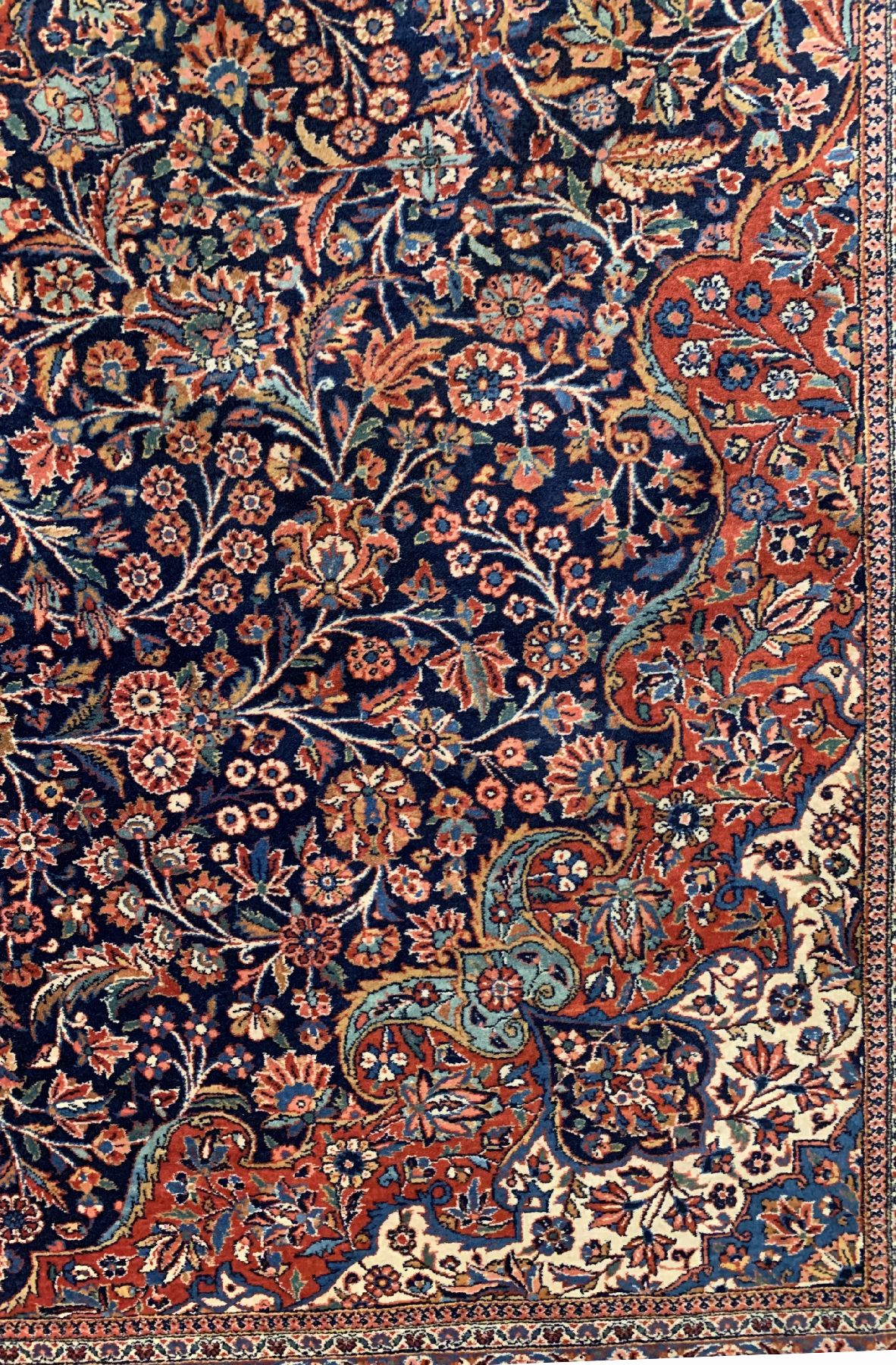 Detail b: Feiner Kork Keschan, Persien, um 1940, Korkwolle geknüpft auf Baumwolle, ca. 356 x 274 cm, EHZ: 2(guter Zustand)