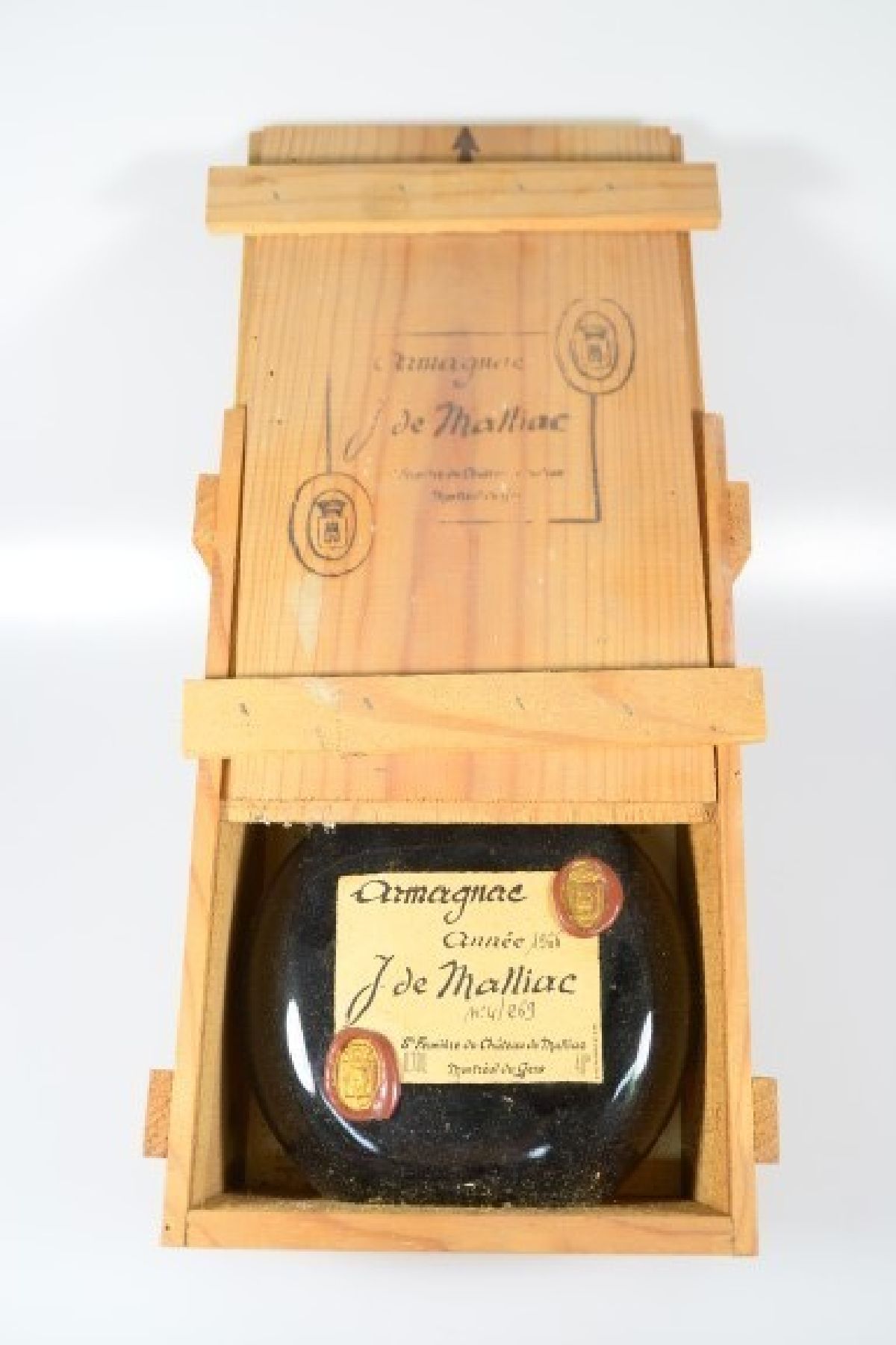 Detail a: 1 Fl. 1966 Armagnac, J. de Malliac, 0.70 l, 40 %, orig. Holzkiste