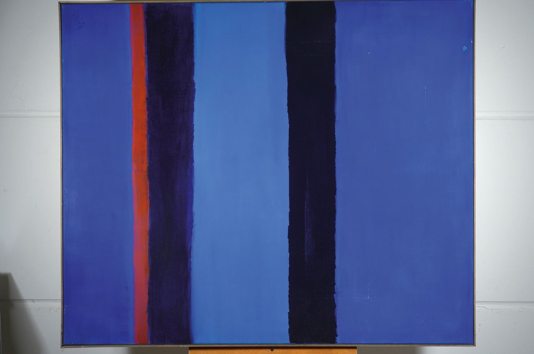 Detail k: Gaston Gale, Zeitgenössischer Belgischer Künstler, abstrakte Komposition in Blau, Dunkelblau, Rot, Öl/Lwd, gebrsp, dellen, leiste, links unten ...