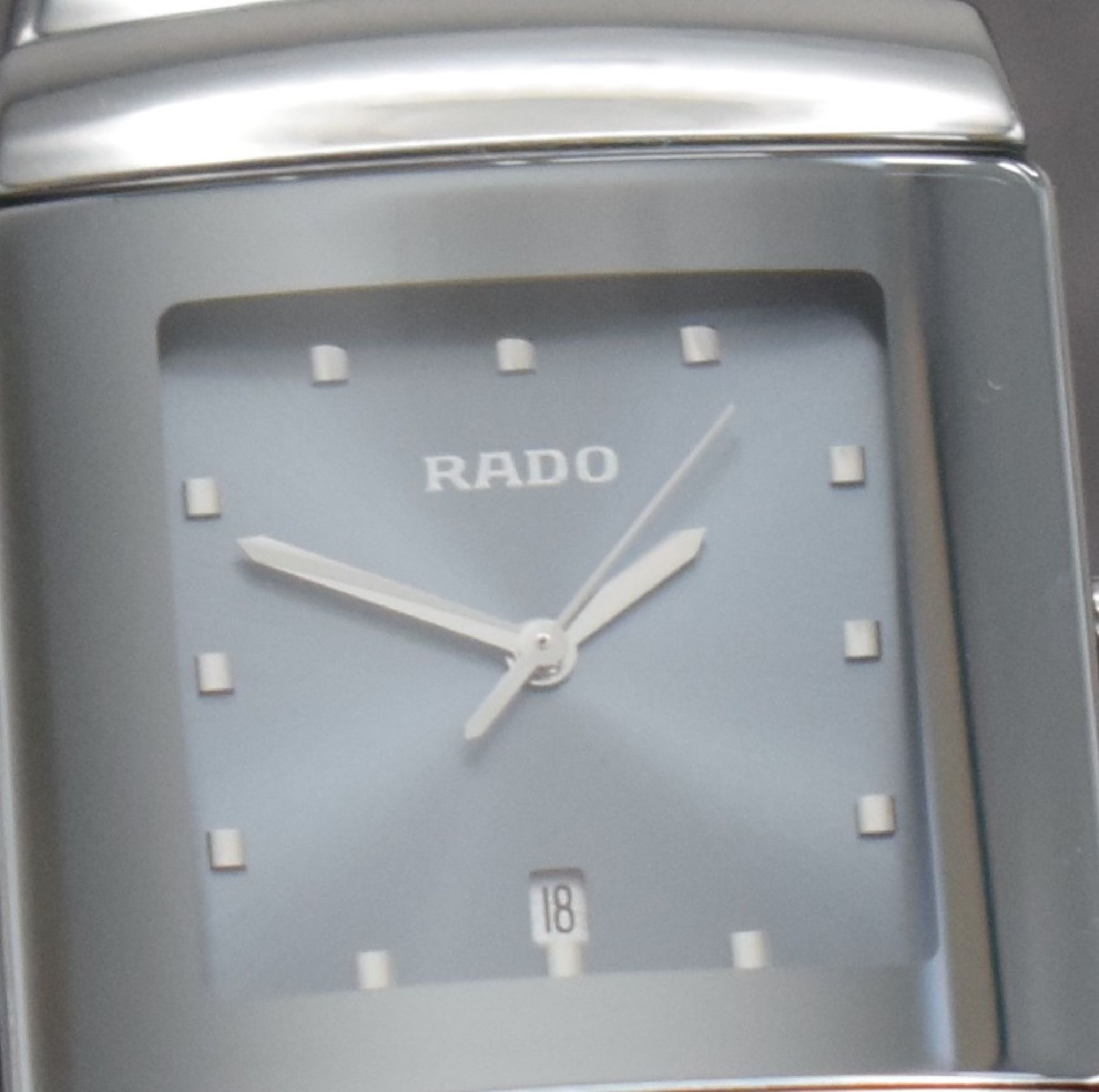 Detail b: RADO Diastar Herrenarmbanduhr, Schweiz um 2000, quarz, Ref. 152.0432.3, Keramikgeh., Boden 4-fach verschr., Keramik-Gliederband m. dopp. Faltschl., ...