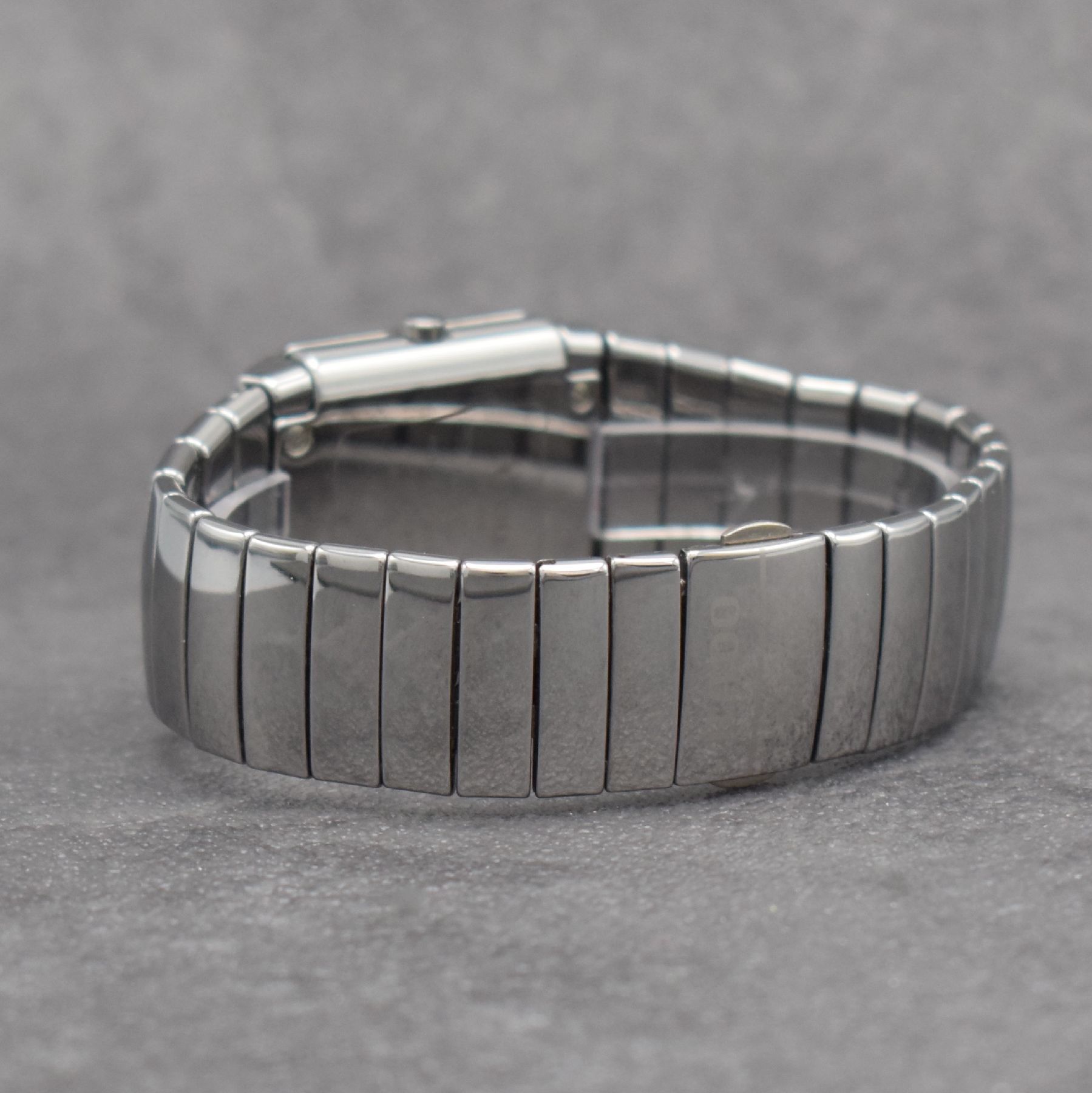 Detail c: RADO Diastar Herrenarmbanduhr, Schweiz um 2000, quarz, Ref. 152.0432.3, Keramikgeh., Boden 4-fach verschr., Keramik-Gliederband m. dopp. Faltschl., ...