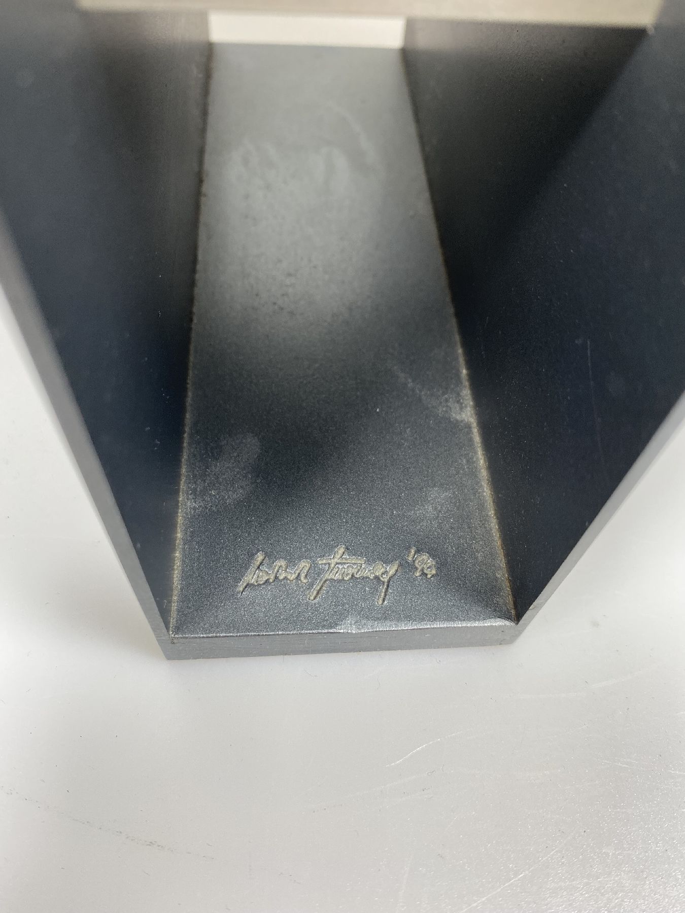 Detail c: Norbert Thomas, geb. 1947, Skulptur, variable Konstruktion, Stahl, ca. 21 x 16 x 15.5 cm, signiert und dat. 94