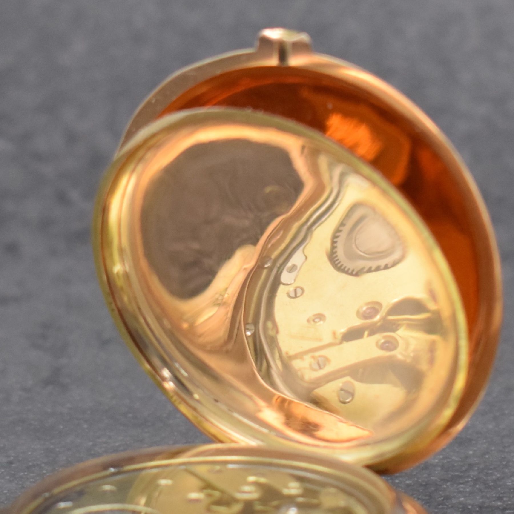 Detail f: Savonette Herrentaschenuhr in RG 585/000 mit Minutenrepetition, Schweiz um 1900, glattes 3-Deckel Goldgeh. m. a-goutte Schlüssen, 2- teil. ...
