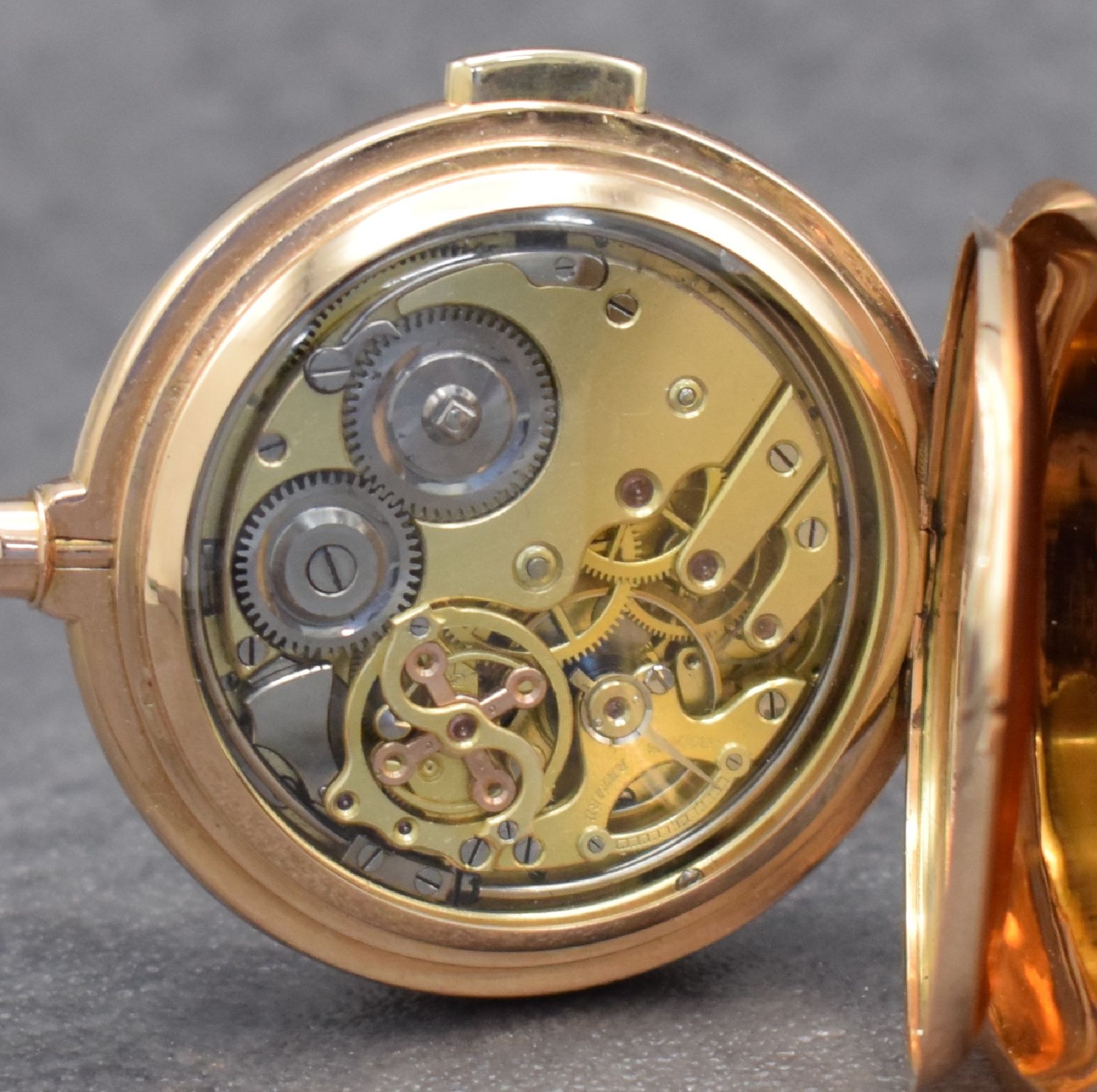 Detail h: Savonette Herrentaschenuhr in RG 585/000 mit Minutenrepetition, Schweiz um 1900, glattes 3-Deckel Goldgeh. m. a-goutte Schlüssen, 2- teil. ...