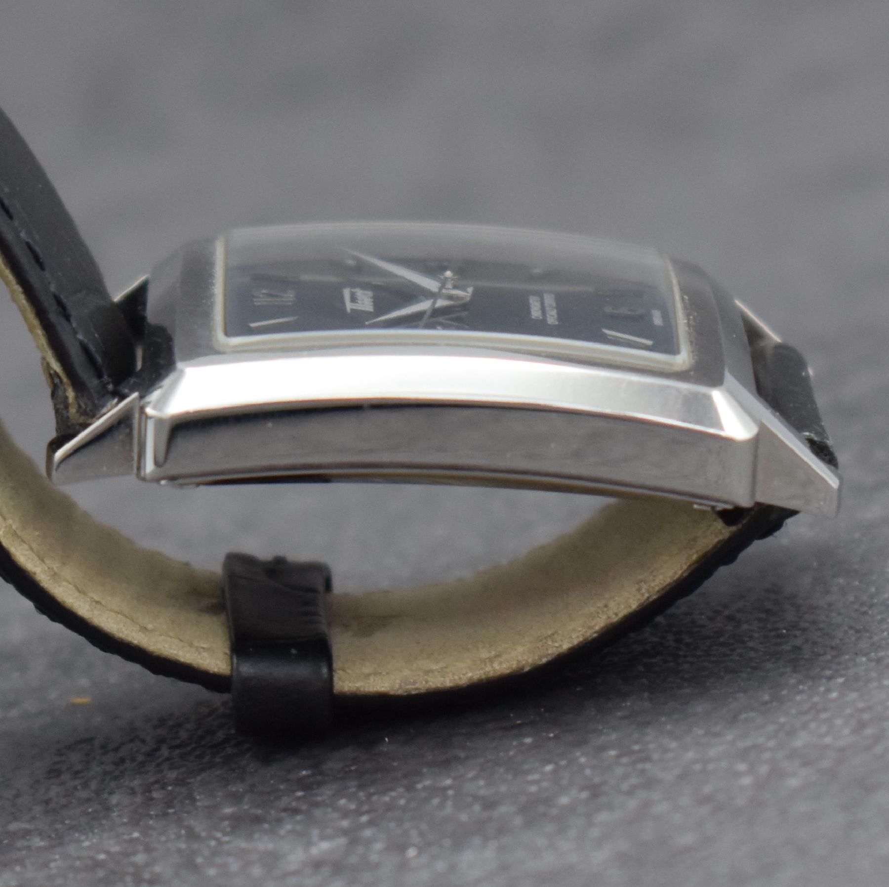 Detail d: TISSOT Herrenarmbanduhr Heritage 1957, Automatik, Schweiz um 1999, auf 3333 Stück limitiertes Sondermodell, Chronometer in Edelstahl inkl. orig. ...