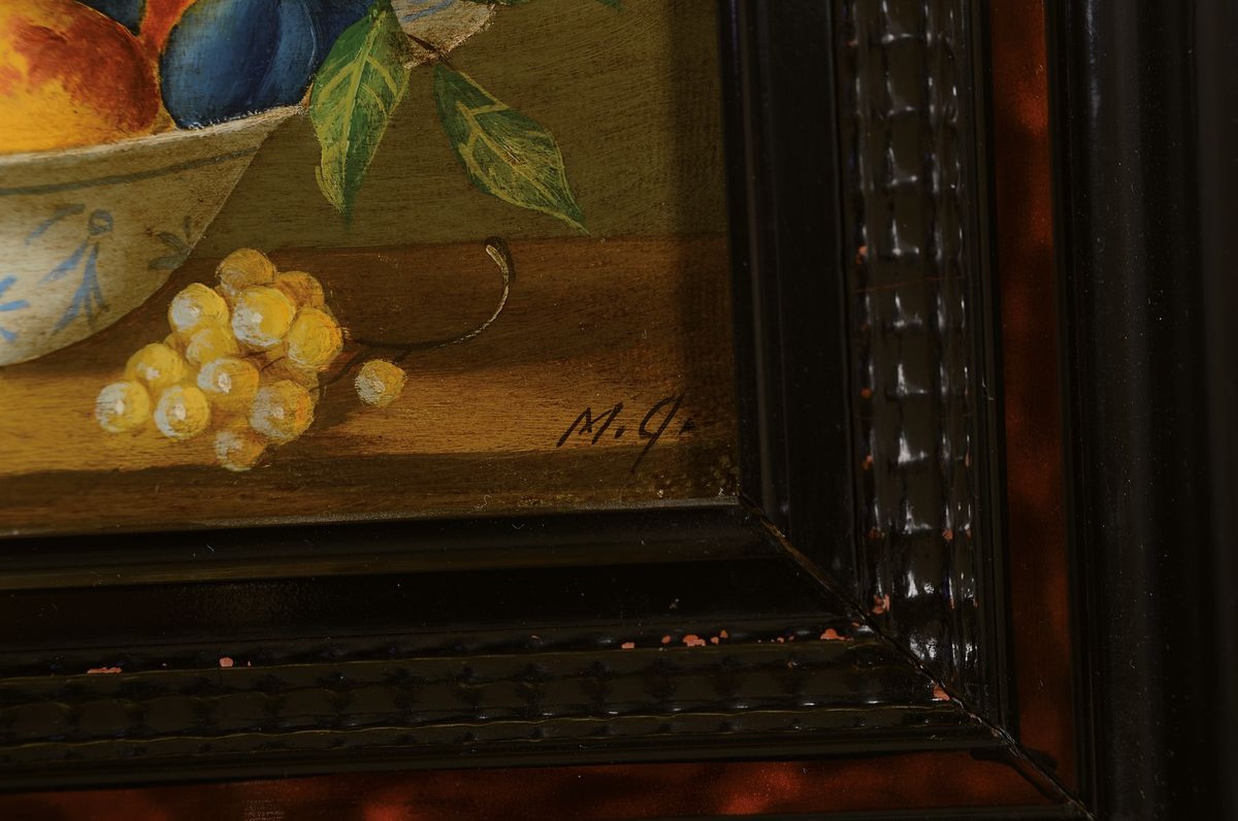 Detail b: Monogrammist M.Q., zeitgenössischer Traditionalist, zwei Pendants mit Obststillleben im Stil der alten Meister, Öl/Lwd, beide monogrammiert, je ca. ...
