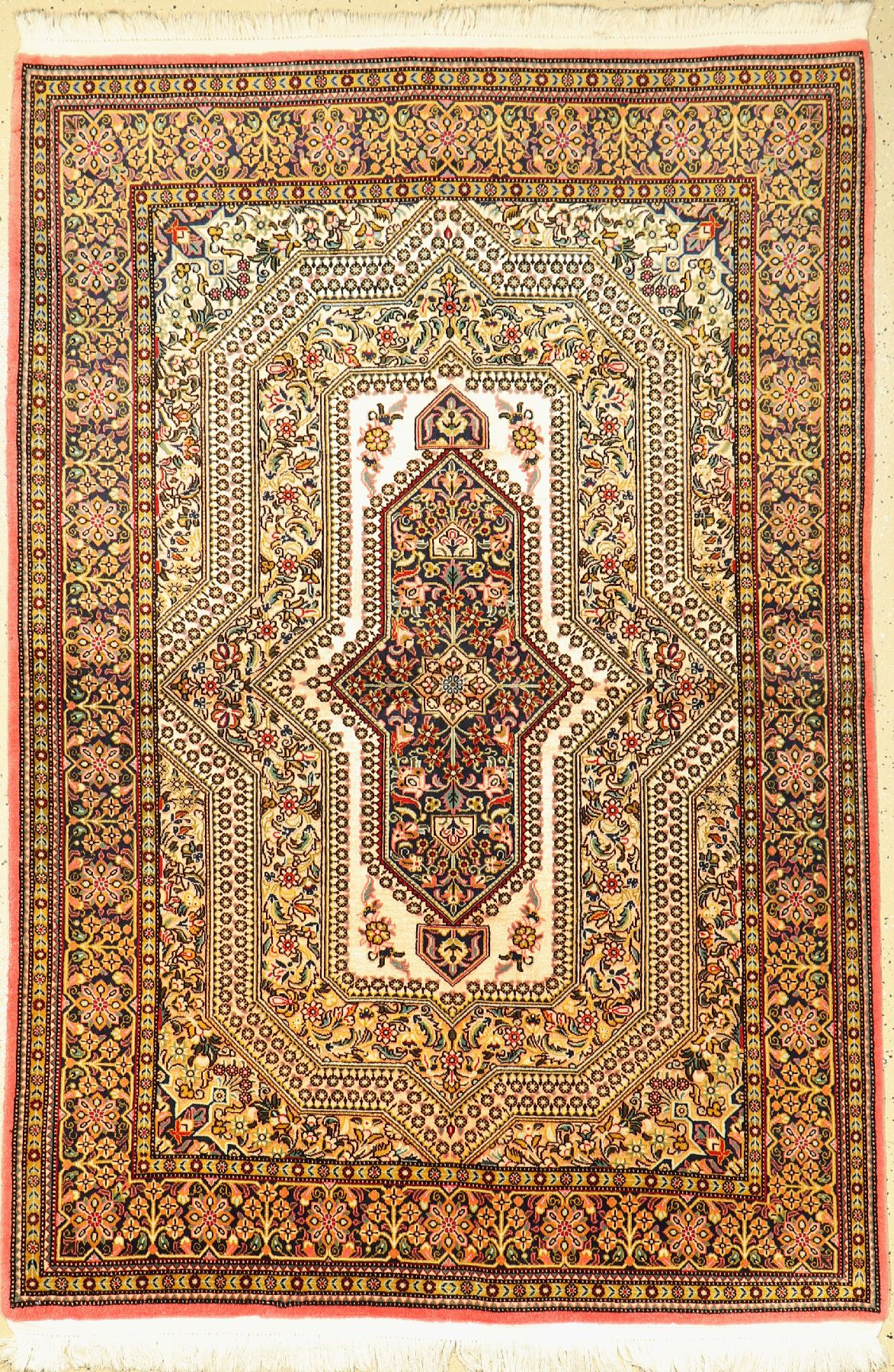 Ghom Kork (Seidengrund), Persien, ca. 50 Jahre, Korkwolle mit Seide, ca. 197 x 136 cm, (2 kleine fehlstellen), EHZ: 2, (gereinigt)
