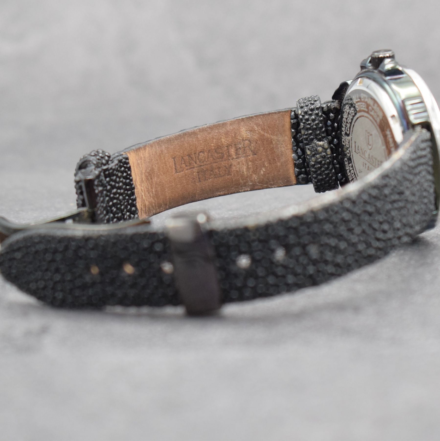 Detail f: LANCASTER Damenarmbanduhr, Italien um 2000, quarz, Ref. 0226L-B, geschwärztes Edelstahlgeh., Boden geschr., orig. Lederband m. orig. Faltschl., ...