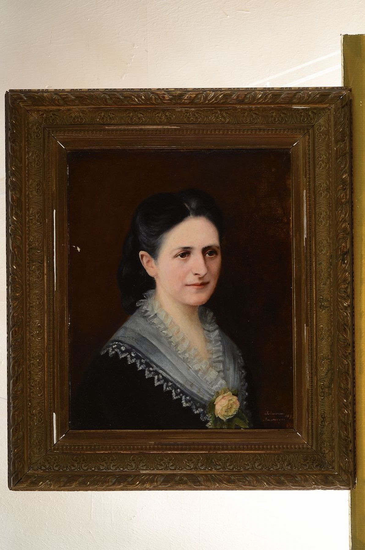 Detail k: wohl russischer Porträtmaler, um 1877, re. u. bez. Johanna Karopwa ? dat. 1877, Porträt einer Frau mit Spitzenragen und gelber Rose, Öl/Lwd/Pappe, ...