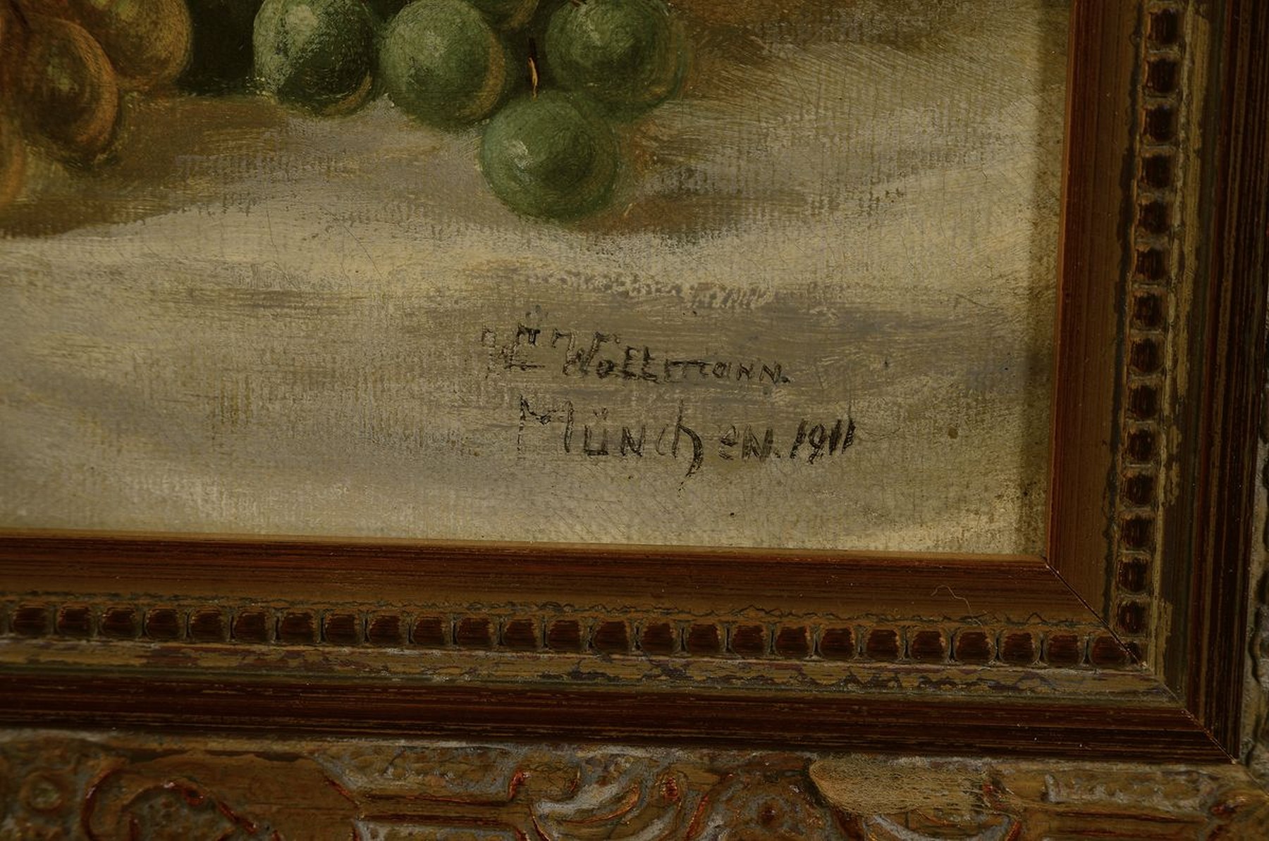 Detail a: L. Wollmann, München 1911, Stillleben mit Obst und Gläsern, Öl/Lwd, re. unten sign. u. dat., ca. 26 x 35 cm, Prunkrahmen ca. 38.5 x 48.5 cm