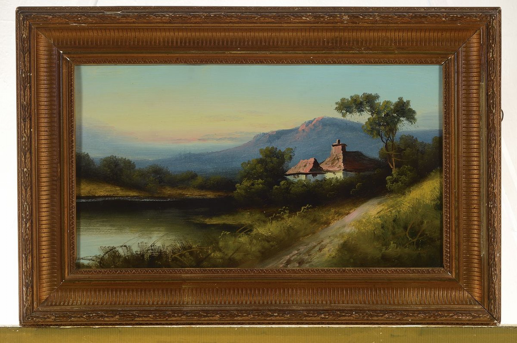Detail k: Unbekannter wohl süddeutscher Maler um 1900,zwei Alpenlandschaften, Öl/Malkarton, unsigniert, 25 x 43 cm, unter Glas, vergoldete Rahmen aus der ...