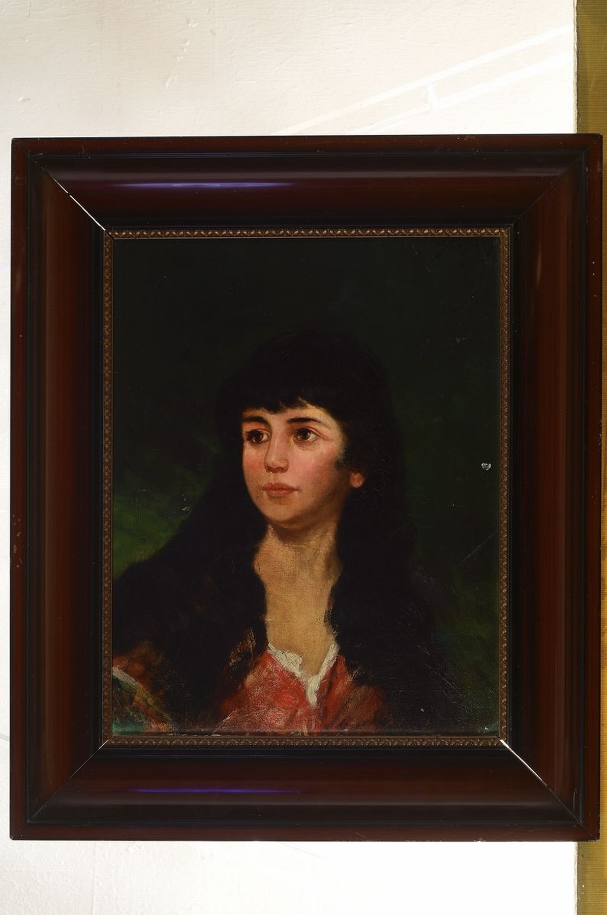 Detail k: Unbekannter Künstler der Münchener Schule, um 1900, Porträt einer jungen Frau, Öl/ Malkarton, unsigniert, ca. 38x30cm, R. ca. 51x43cm