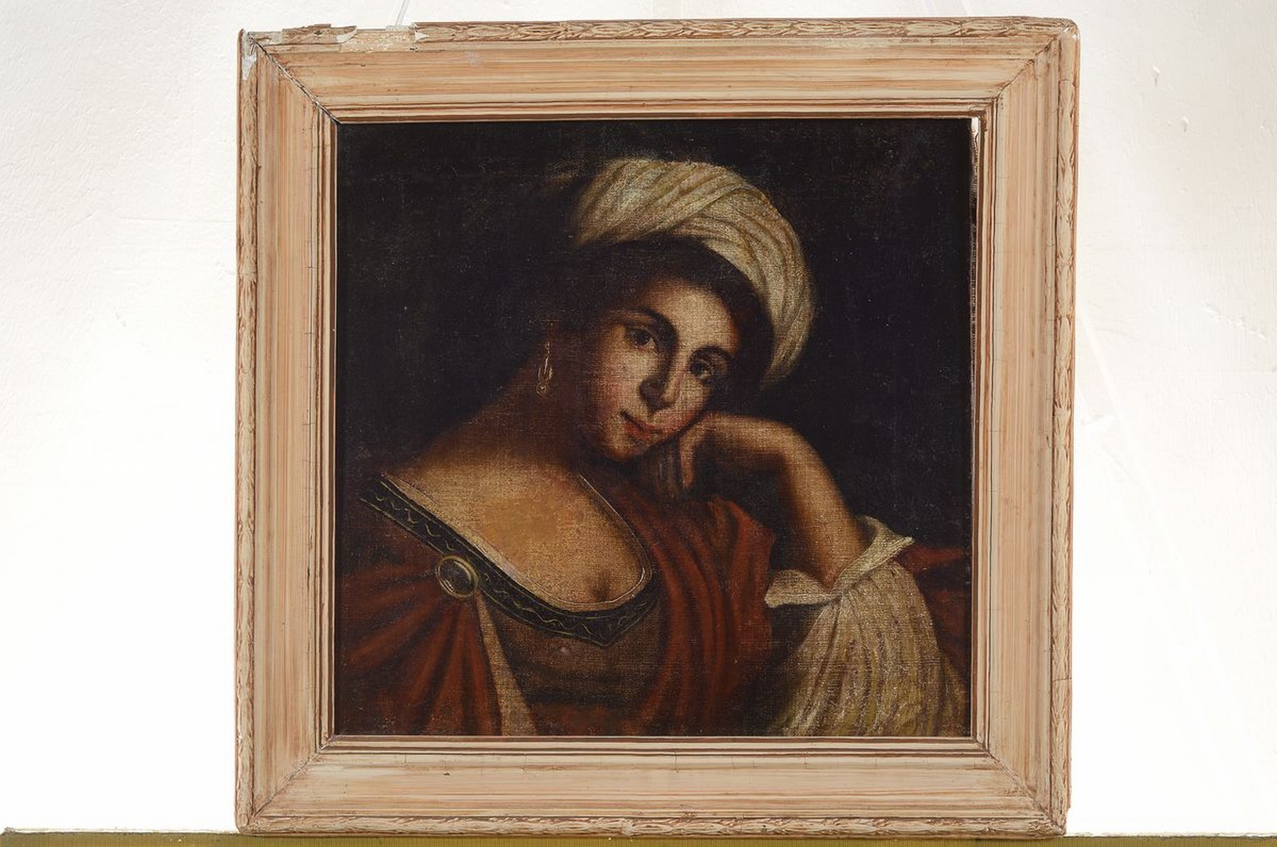 Detail k: wohl ital. Künstler des 17. Jh., Porträt einer jungen Frau mit Ohrringen, Öl/Lwd., ältere Restaurierung, doubliert, Alters- und ...