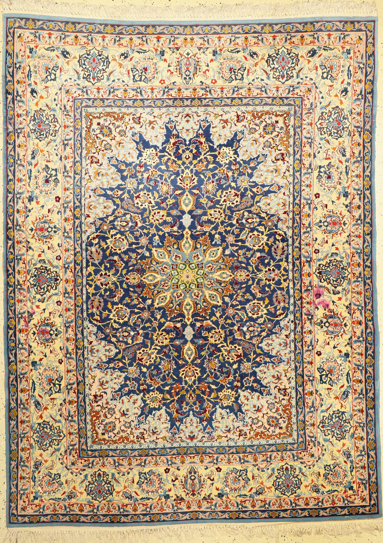 Esfahan fein, Persien, ca. 60 Jahre, Korkwolle mit und auf Seide, ca. 206 x 156 cm,EHZ: 2, (2 stellen verfärbt)