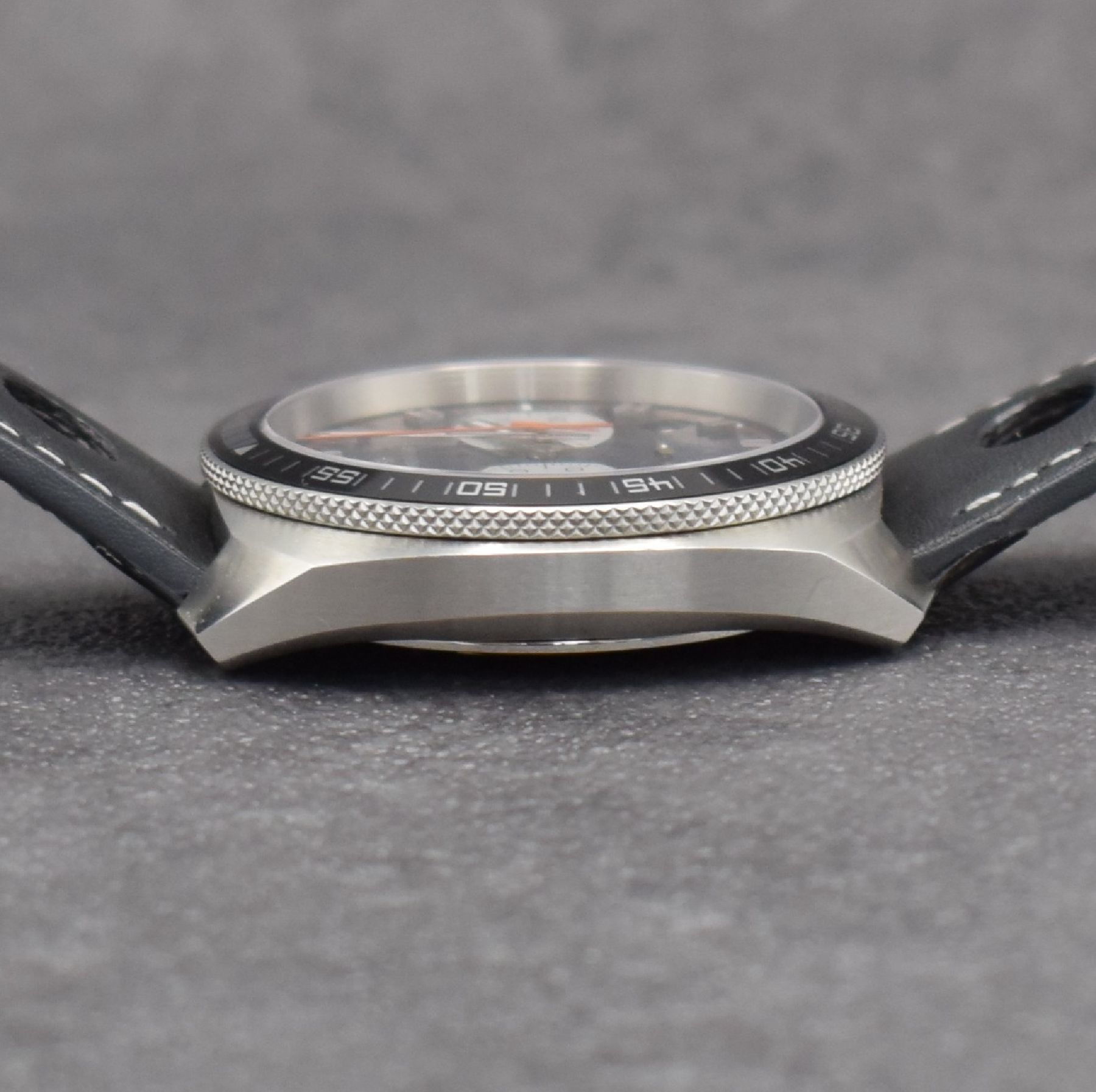 Detail f: JUNGHANS Armbandchronograph 1972 Chronoscope Referenz 041/4261.00, Deutschland um 2018, quarz, Edelstahlgeh. inkl. orig. Lederband m. orig. ...
