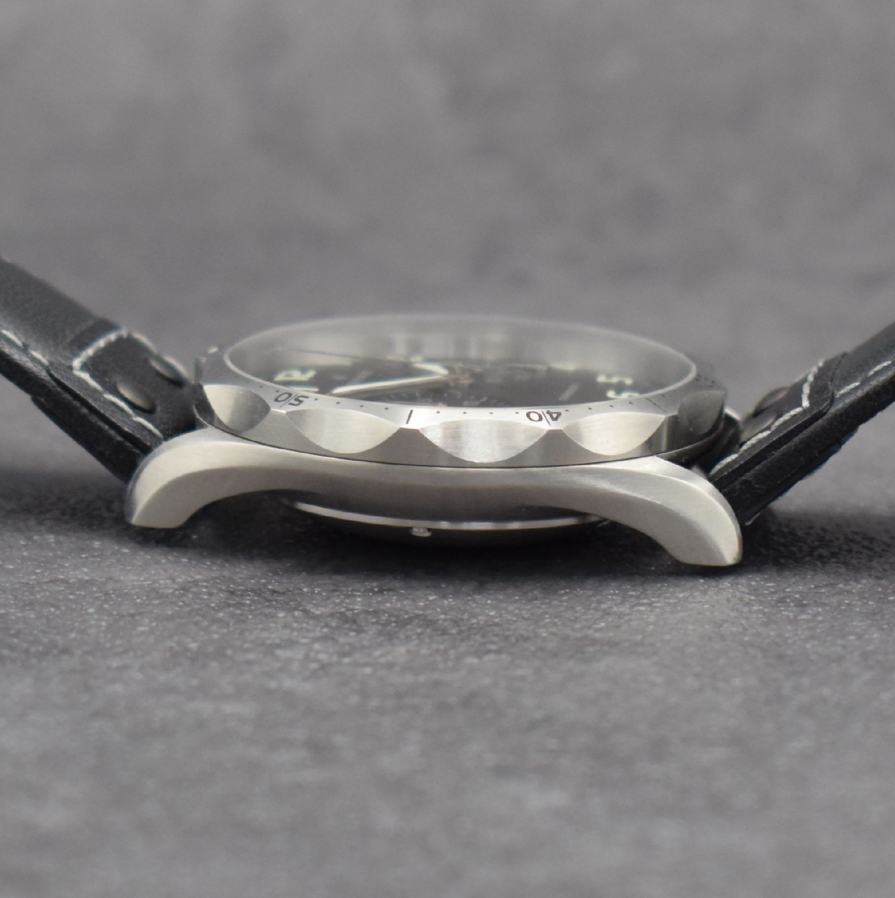 Detail f: JUNGHANS Meister Pilot Armbandchronograph Referenz 027/3590.00, Automatik, Deutschland um 2018, Edelstahlgeh. inkl. orig. Lederband m. orig. ...