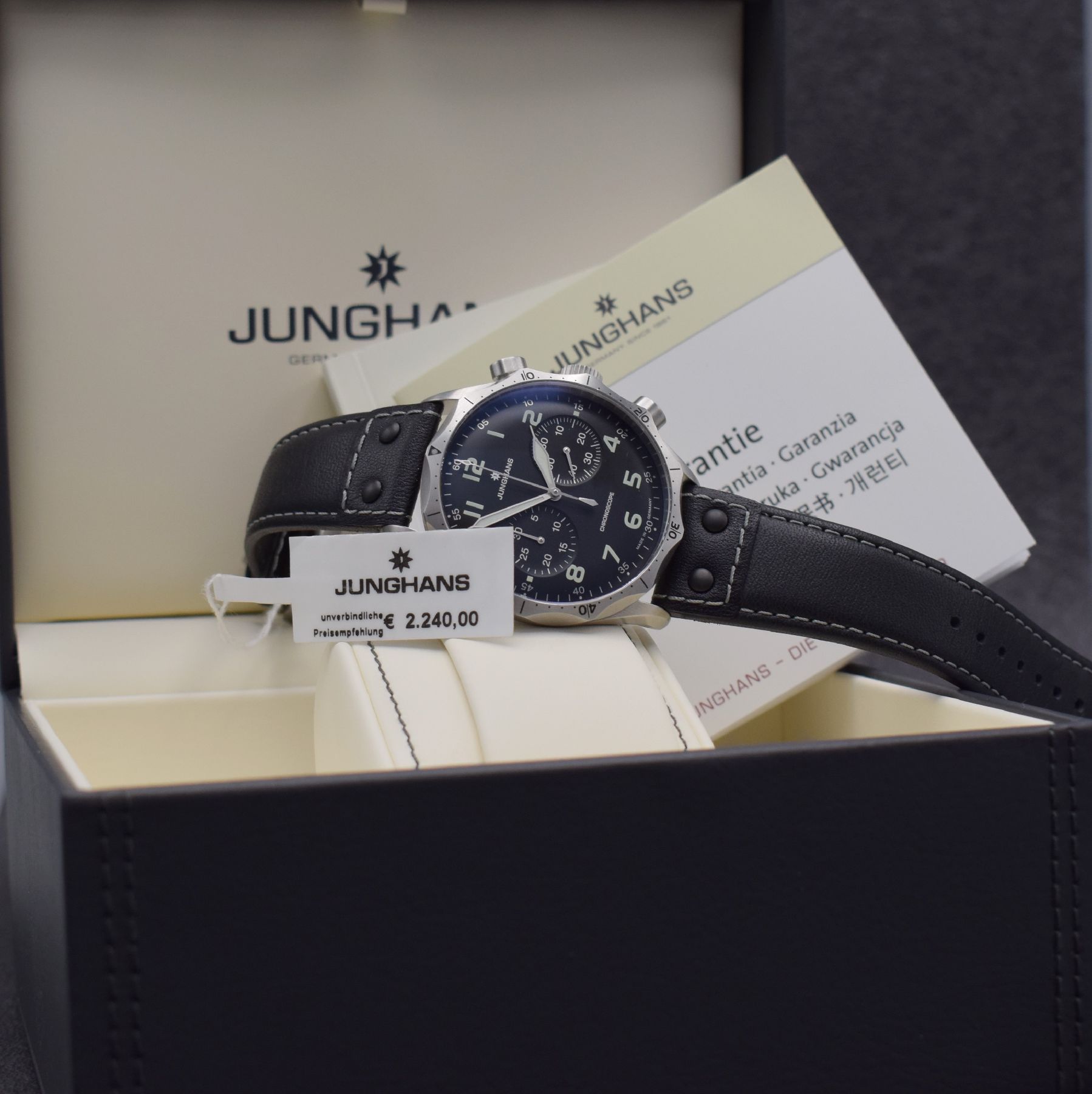 Detail h: JUNGHANS Meister Pilot Armbandchronograph Referenz 027/3590.00, Automatik, Deutschland um 2018, Edelstahlgeh. inkl. orig. Lederband m. orig. ...