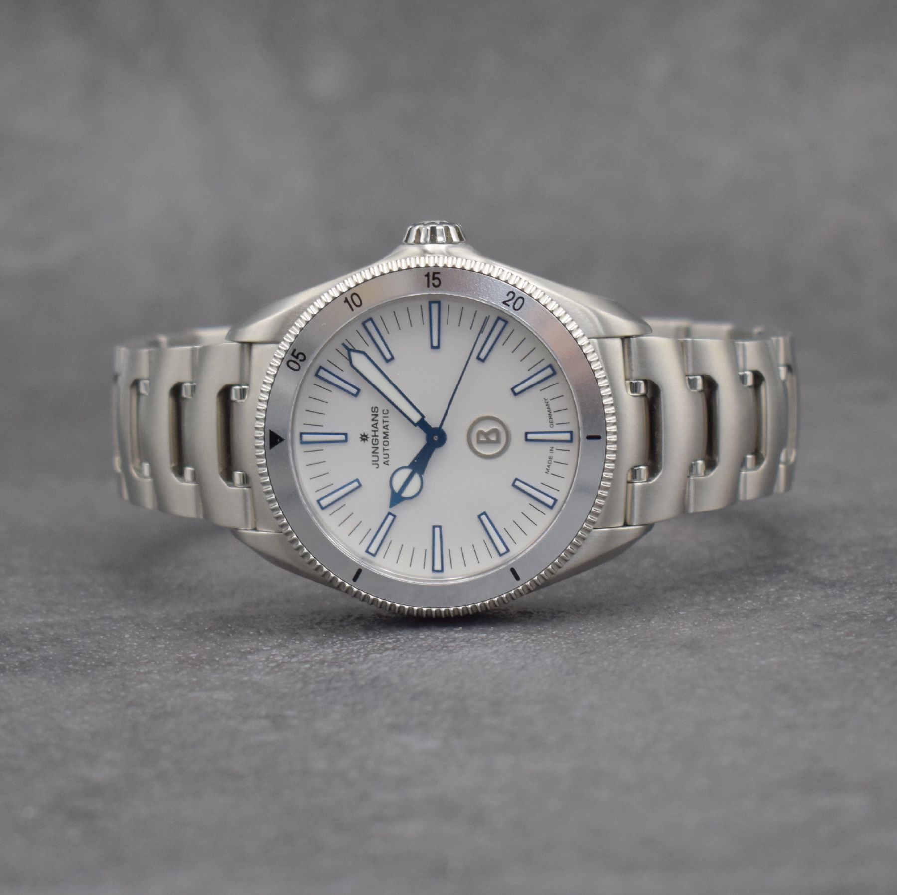 JUNGHANS / BOGNER Herrenarmbanduhr Referenz 027/3210.44, Automatik, Deutschland um 2018, Edelstahlgeh. inkl. Gliederband m. dopp. Faltschl., beids. ...