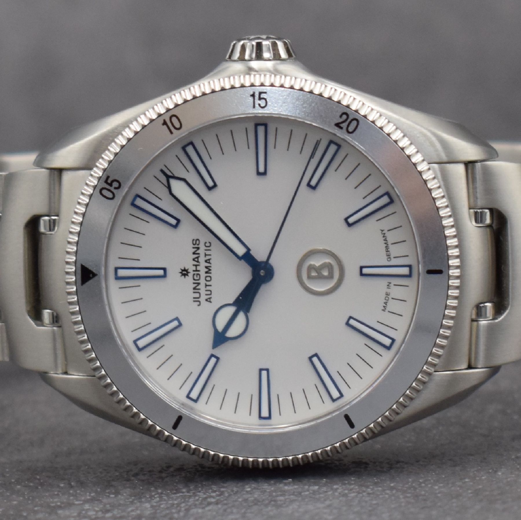 Detail a: JUNGHANS / BOGNER Herrenarmbanduhr Referenz 027/3210.44, Automatik, Deutschland um 2018, Edelstahlgeh. inkl. Gliederband m. dopp. Faltschl., beids. ...